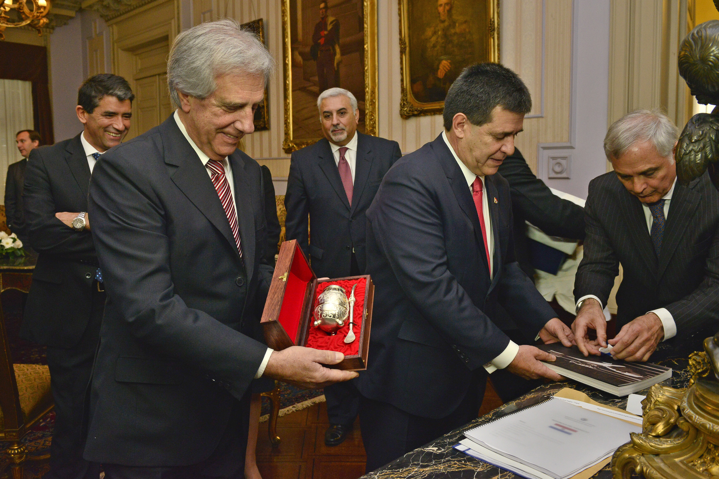 Tabaré Vázquez recibió al Presidente de la República del Paraguay, Horacio Cartes