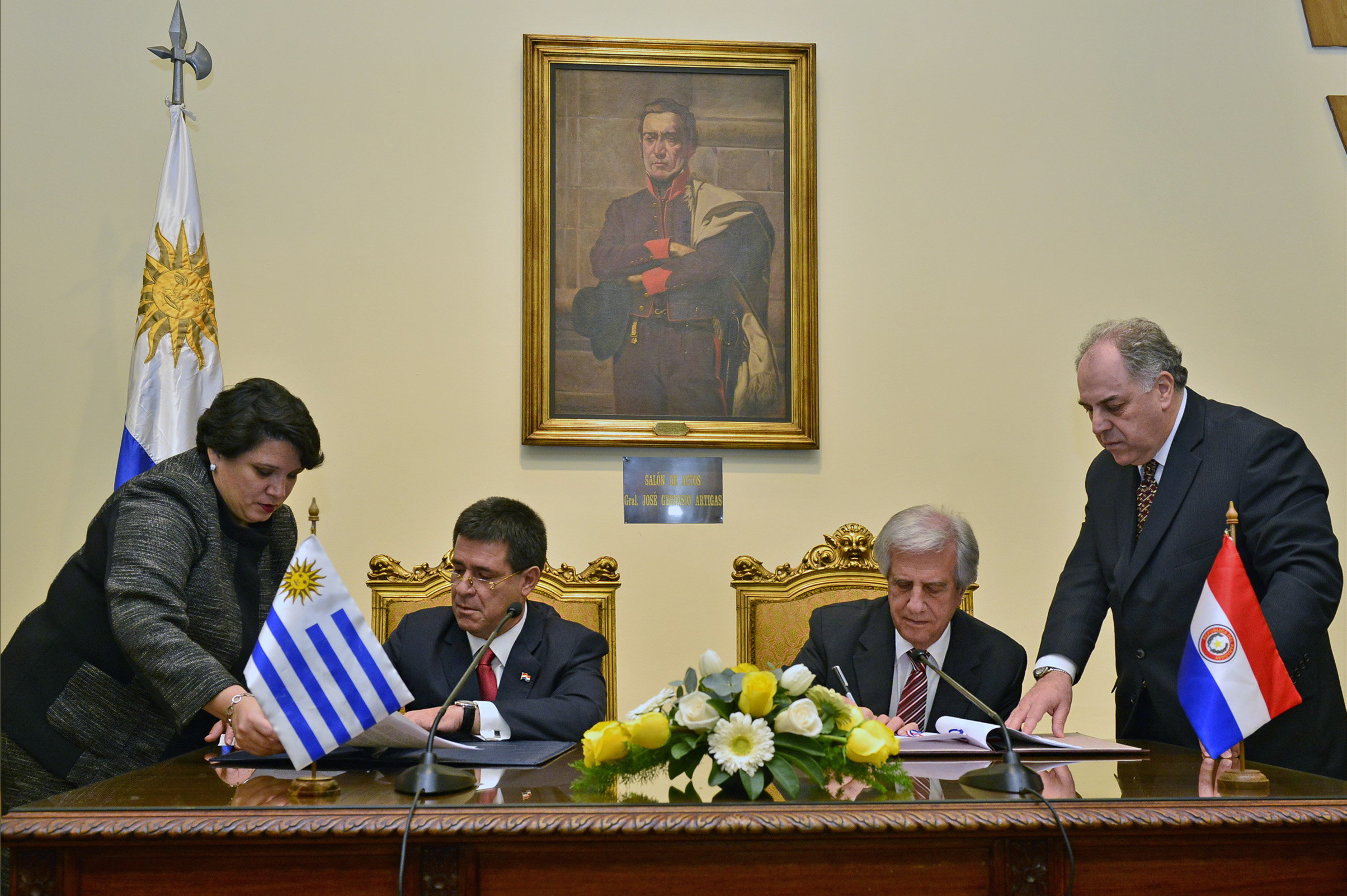 Conferencia de prensa conjunta de los presidentes Vázquez y Cartes