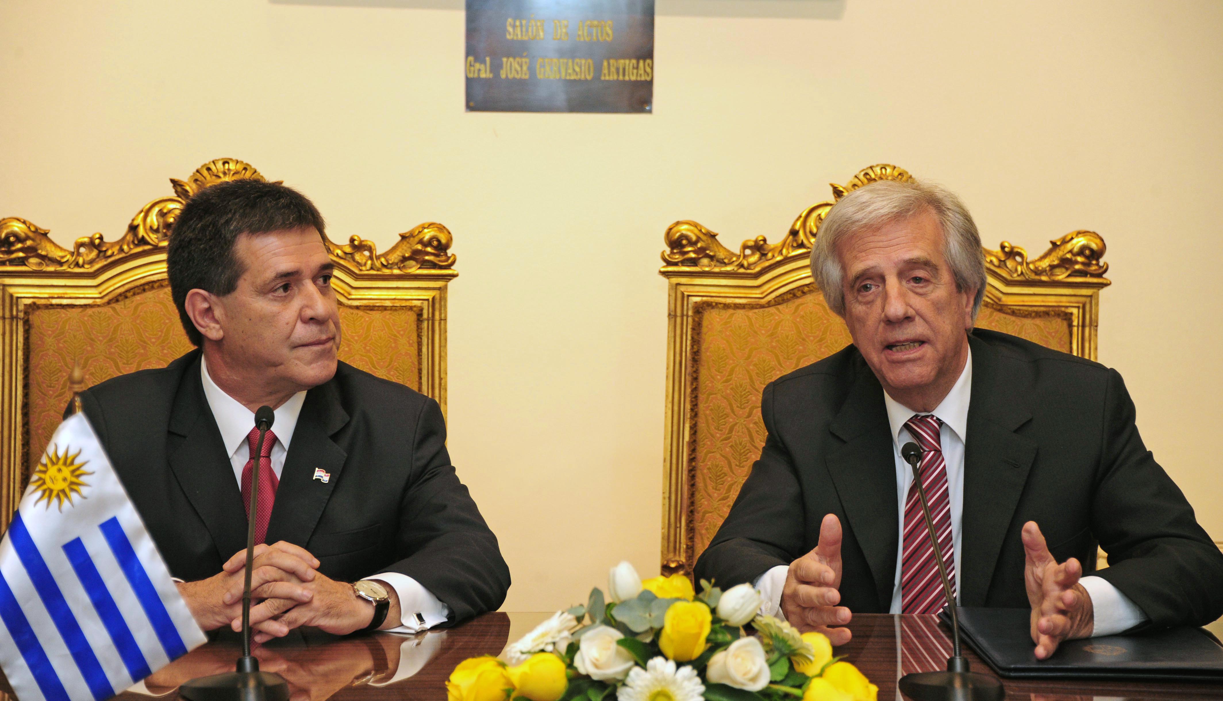 Conferencia de prensa conjunta de los presidentes Vázquez y Cartes