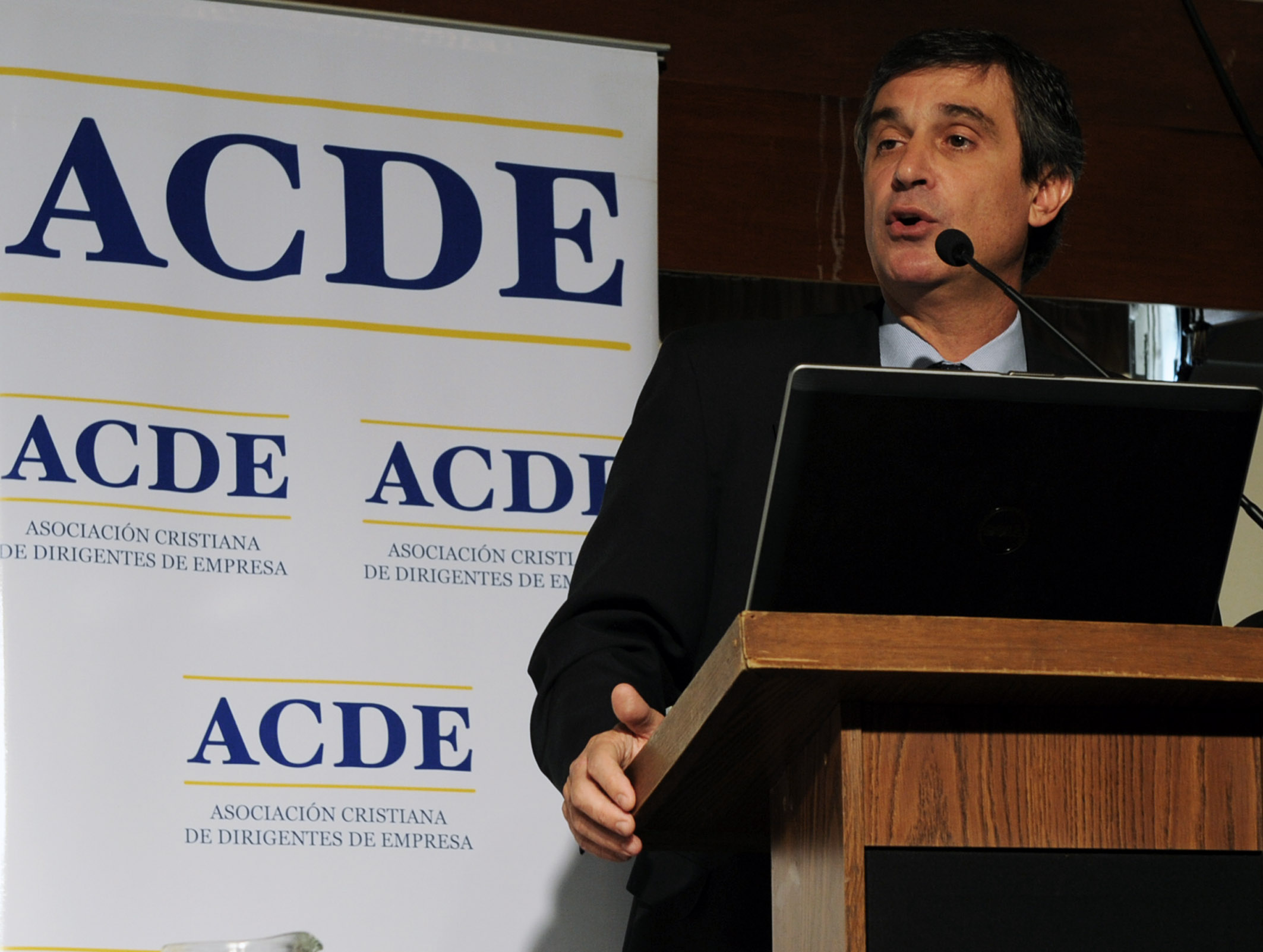Álvaro García, Director de la Oficina de Planeamiento y Presupuesto.