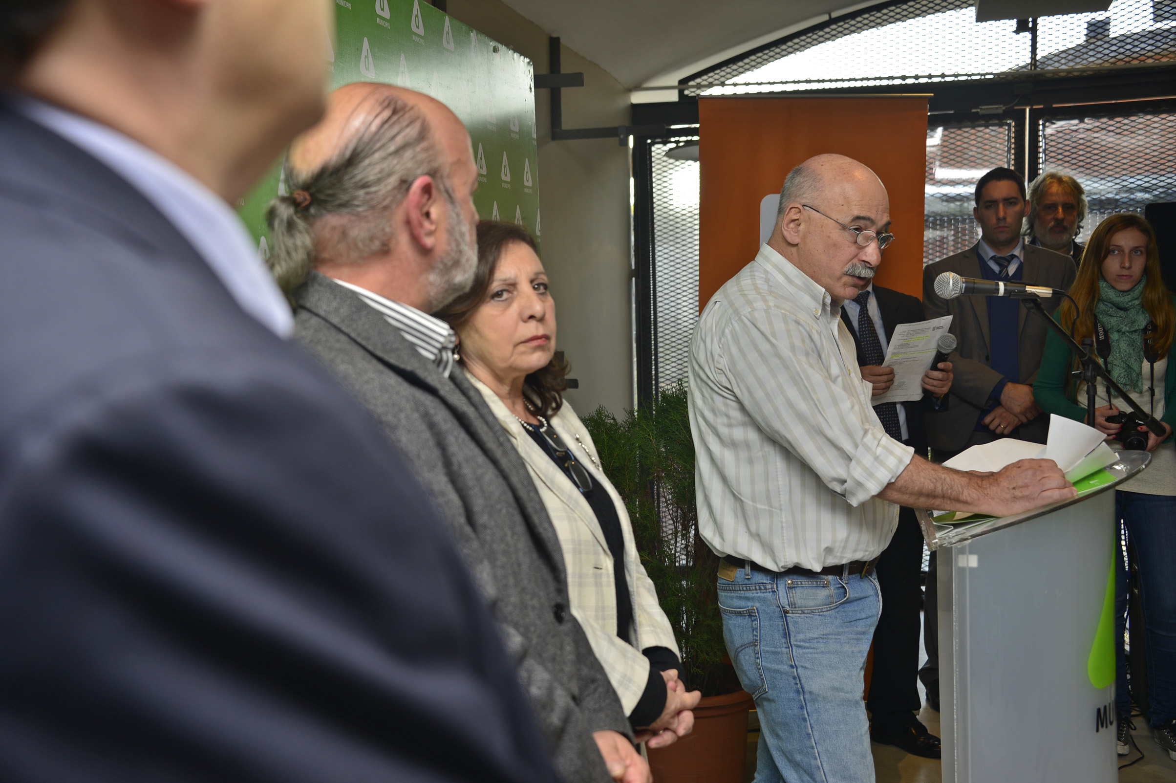 Representante Asociación de Familiares de Detenidos Desaparecidos, haciendo uso de la palabra