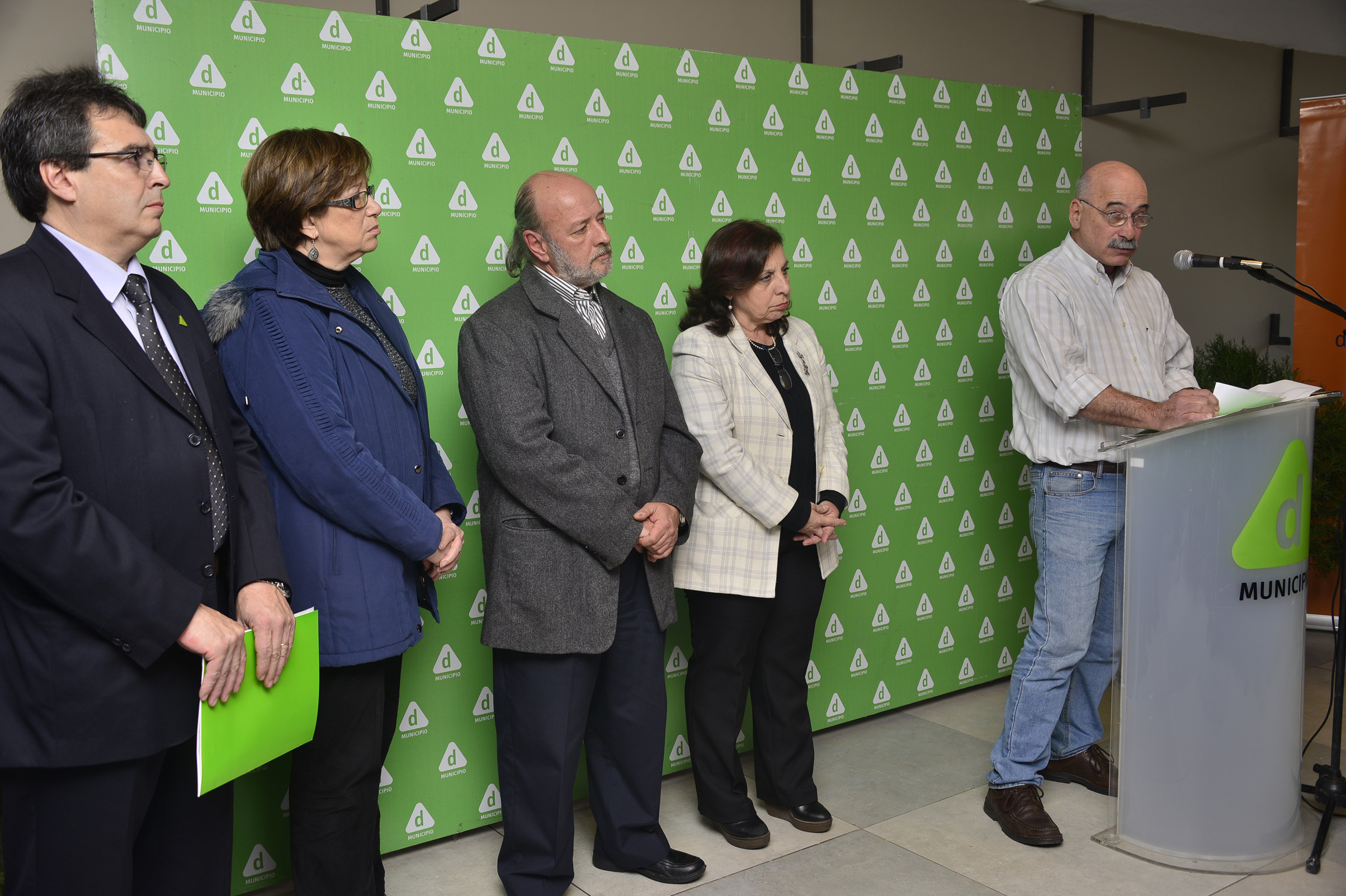 Representante Asociación de Familiares de Detenidos Desaparecidos, haciendo uso de la palabra