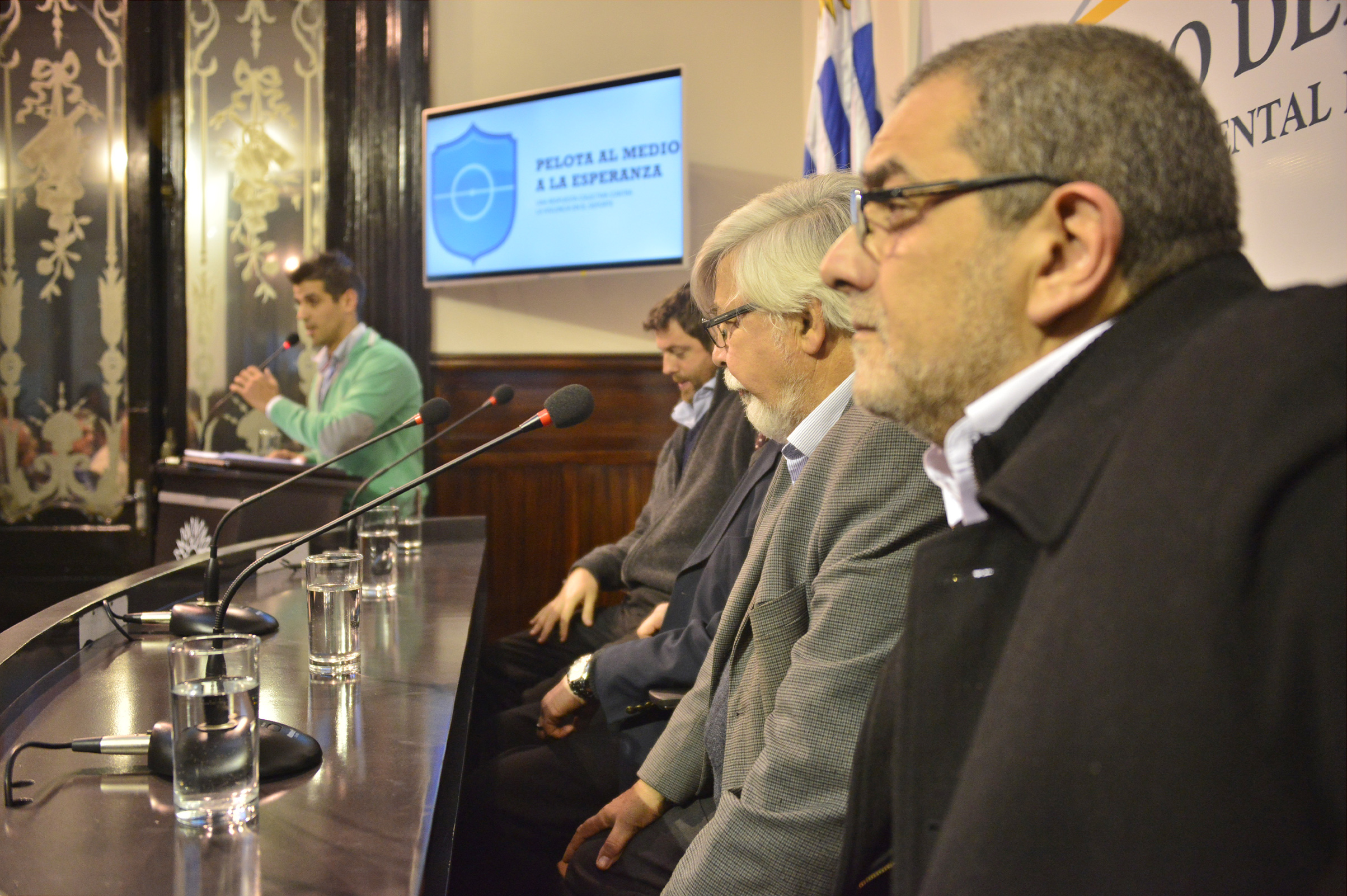 Lanzamiento de un nuevo campeonato del programa Pelota al Medio a la Esperanza