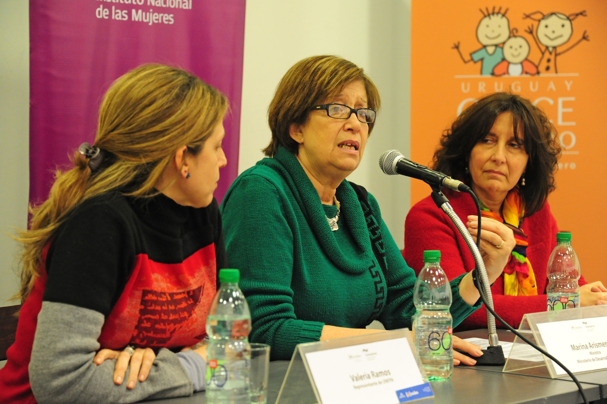 Ministra Marina Arismendi, haciendo uso de la palabra
