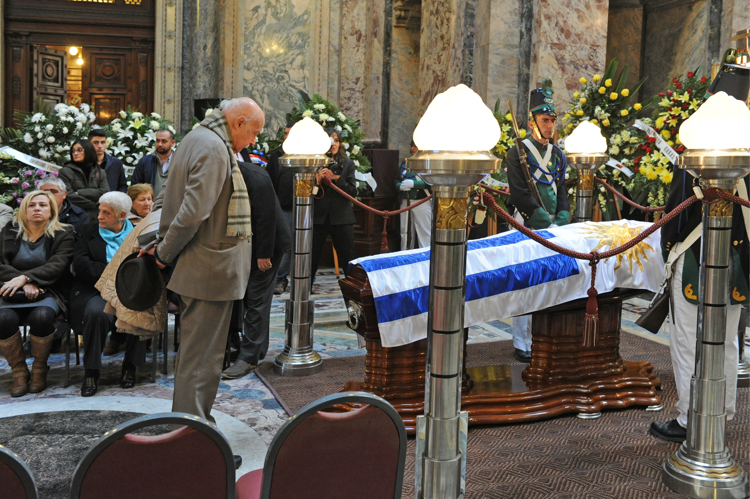 Despedida fúnebre de Alcides Eduardo Ghiggia en el Salón de los Pasos Perdidos