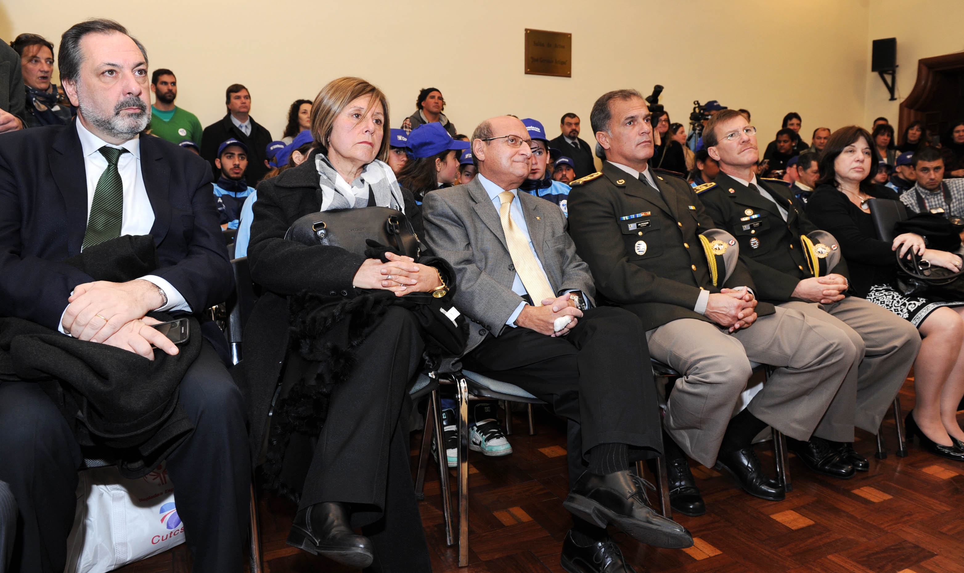 Entrega de Pabellón Nacional a la Delegación de los juegos de verano de Olimpíadas Especiales