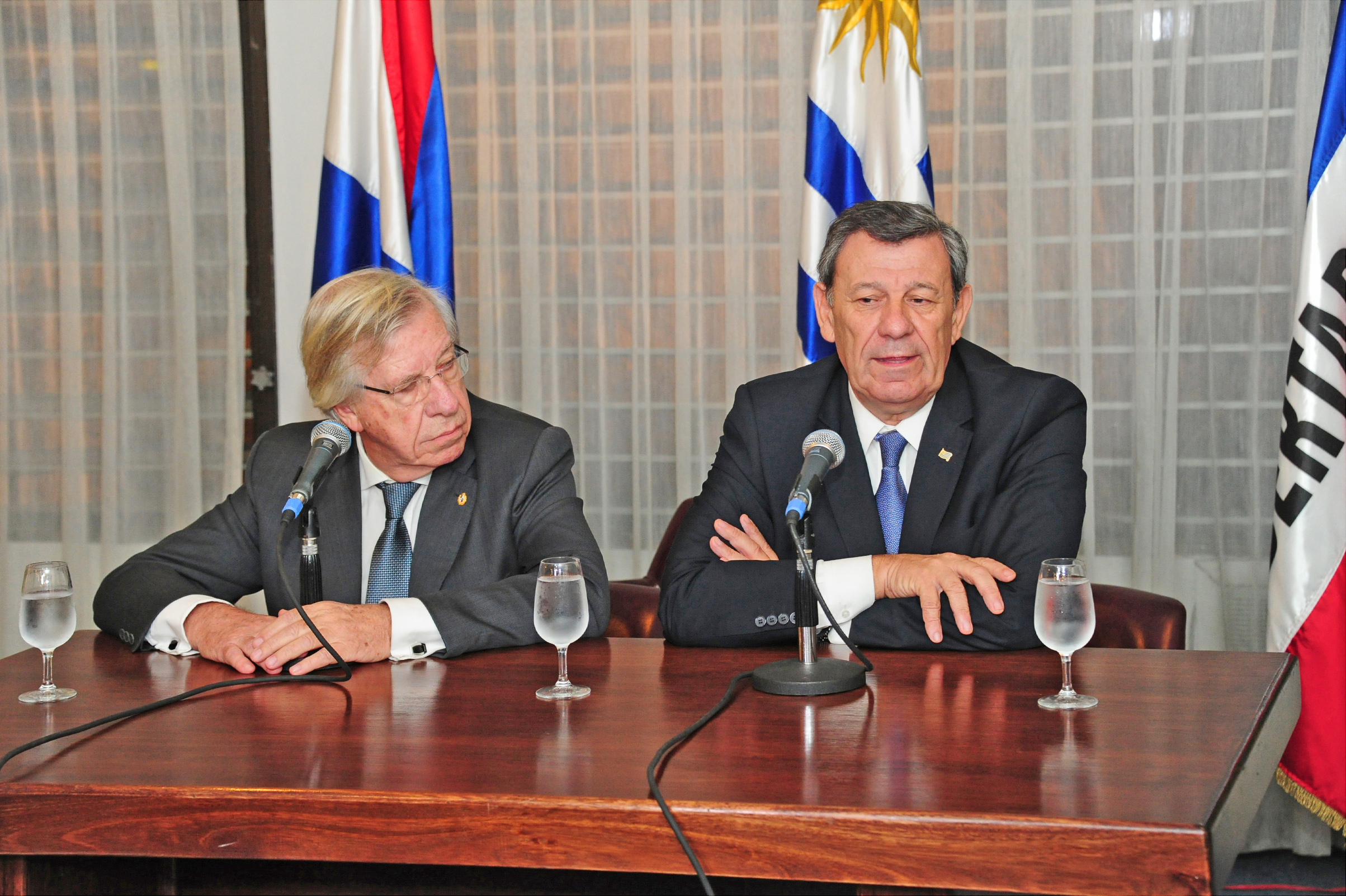 Ministros Danilo Astori y Rodolfo Nin Novoa, durante la conferencia de prensa