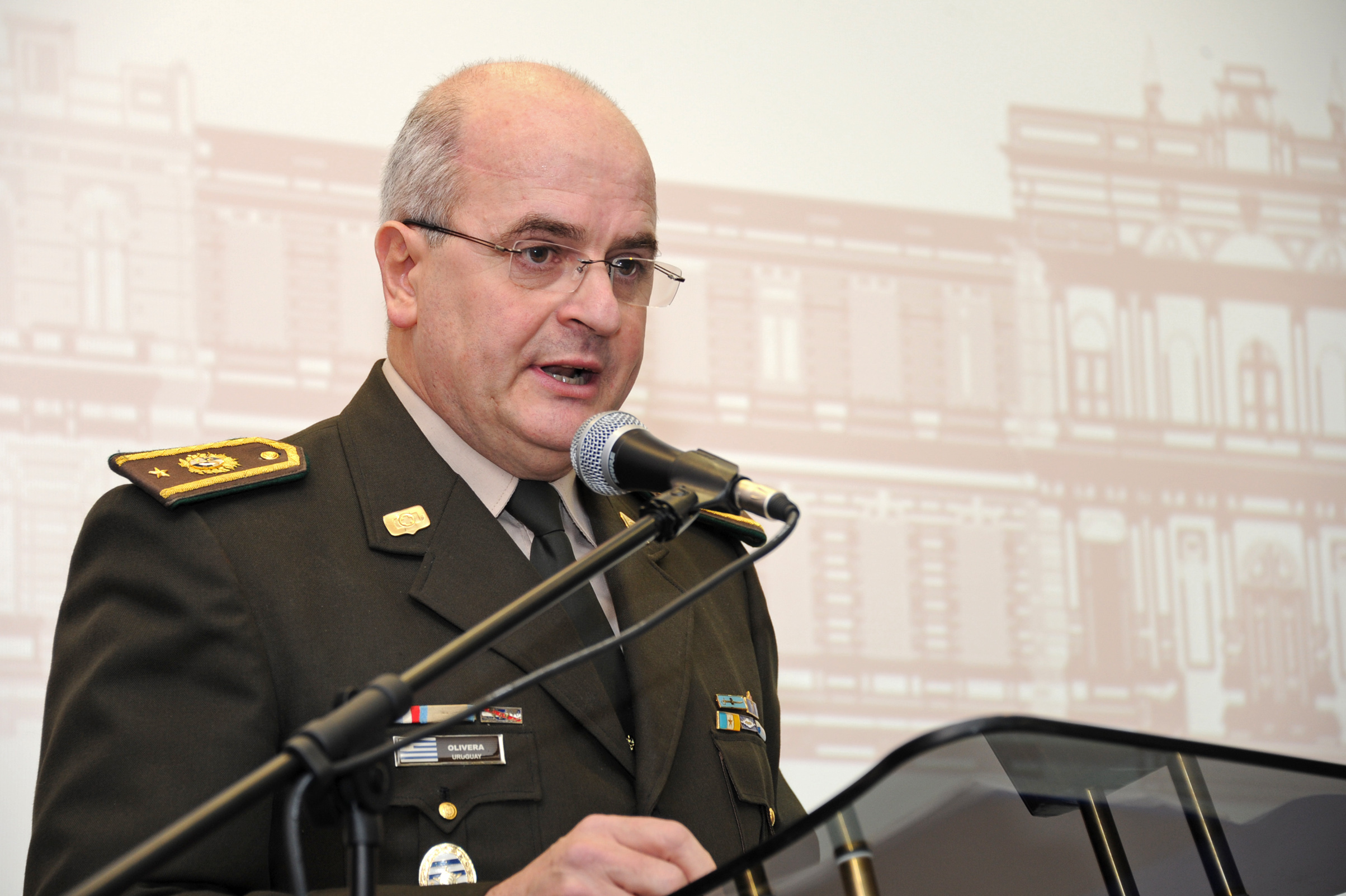 José L.Olivera, director del Hospital Central de las Fuerzas Armadas