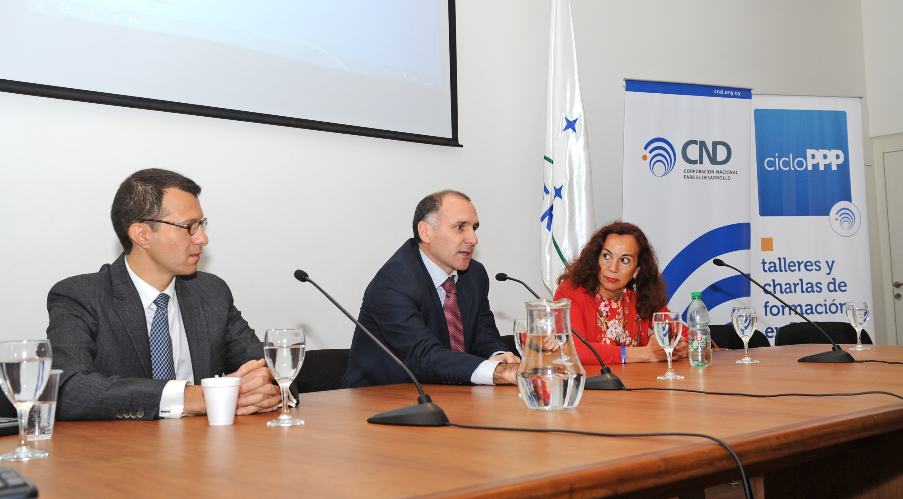 Gerente General de la CND, Pablo Gutiérrez junto a experta española en salud, Paloma Alonso