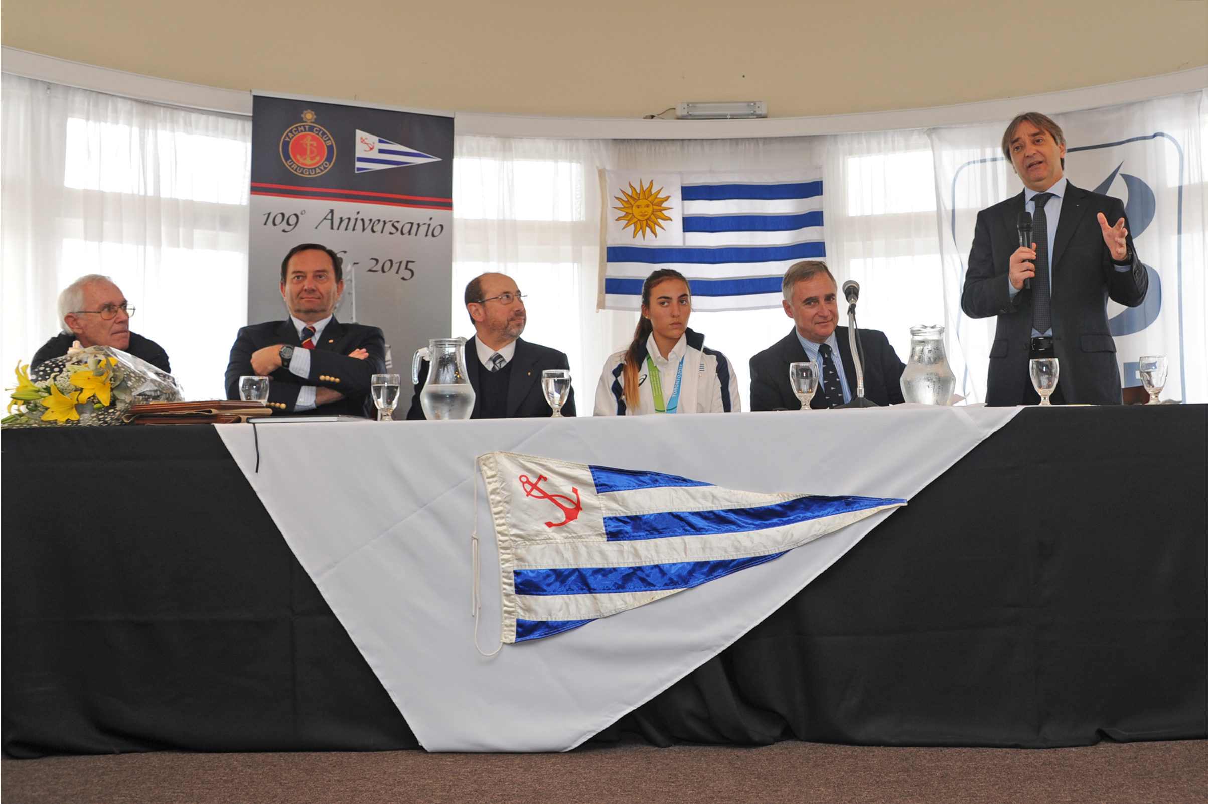 Secretario Nacional del Deporte, Fernando Cáceres, haciendo uso de la palabra