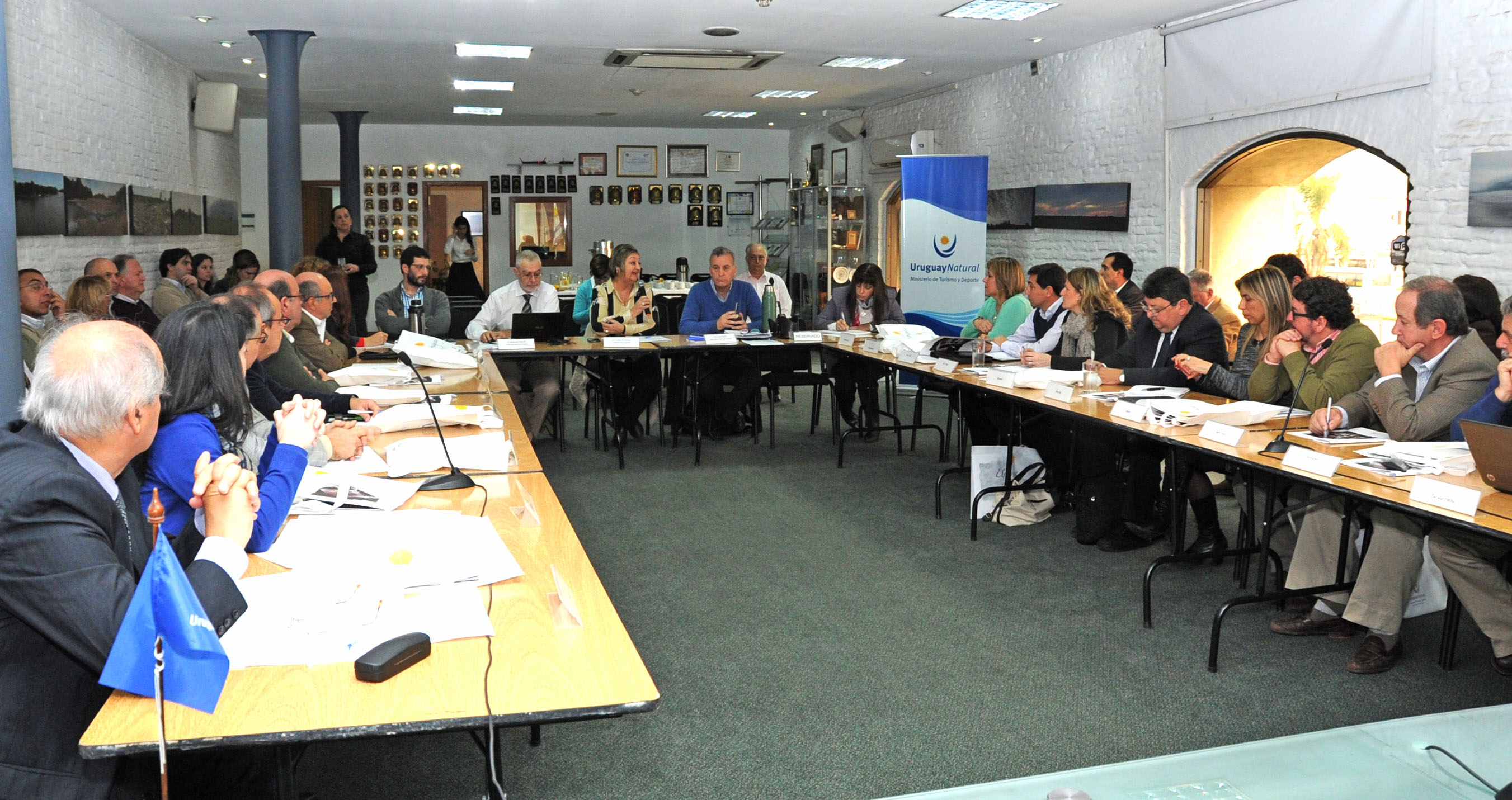 Liliam Kechichian y Benjamín Liberoff recibieron a directores de turismo departamentales