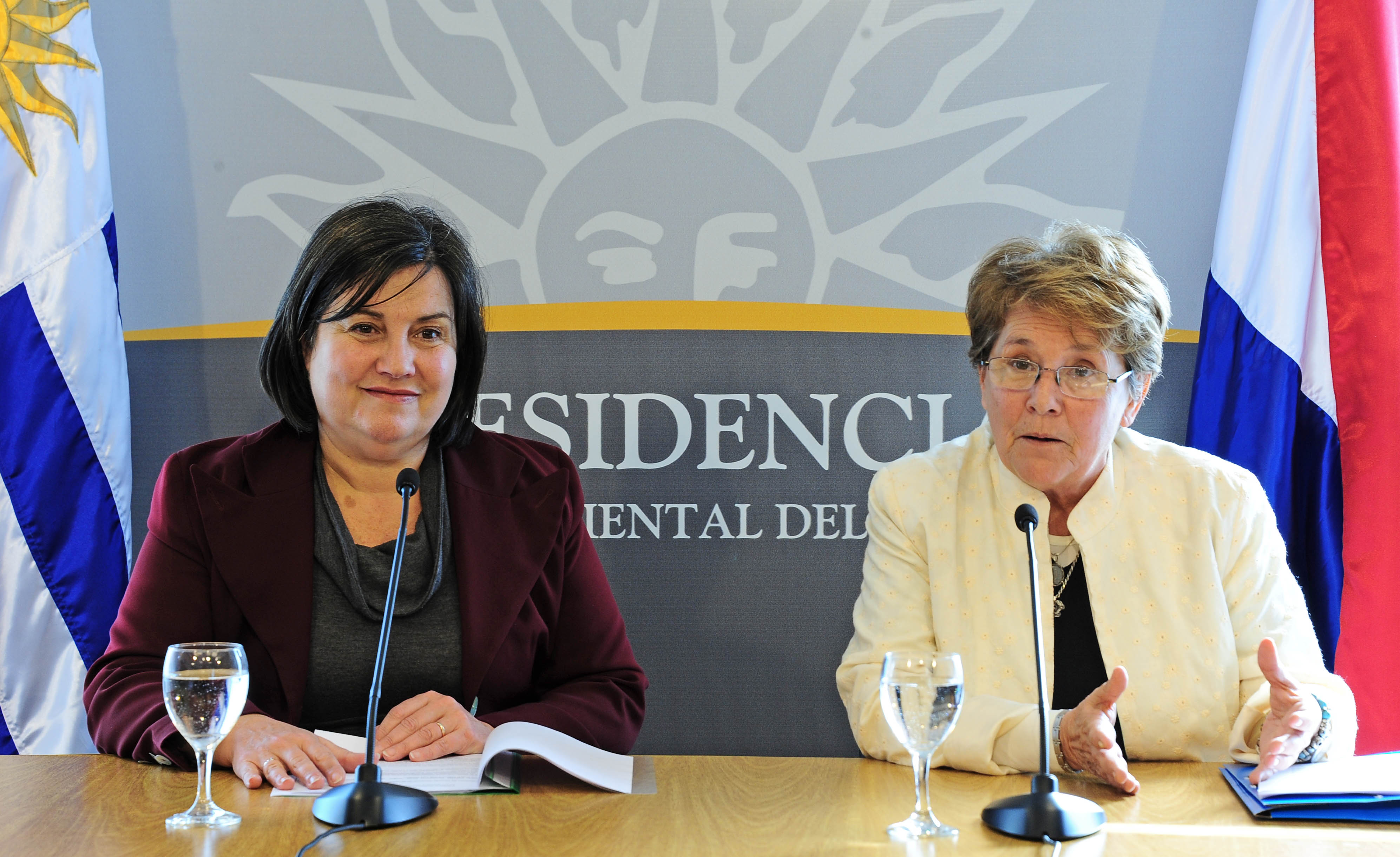 Consejeras del Codicen, Teresita Capurro y Laura Motta en conferencia de prensa