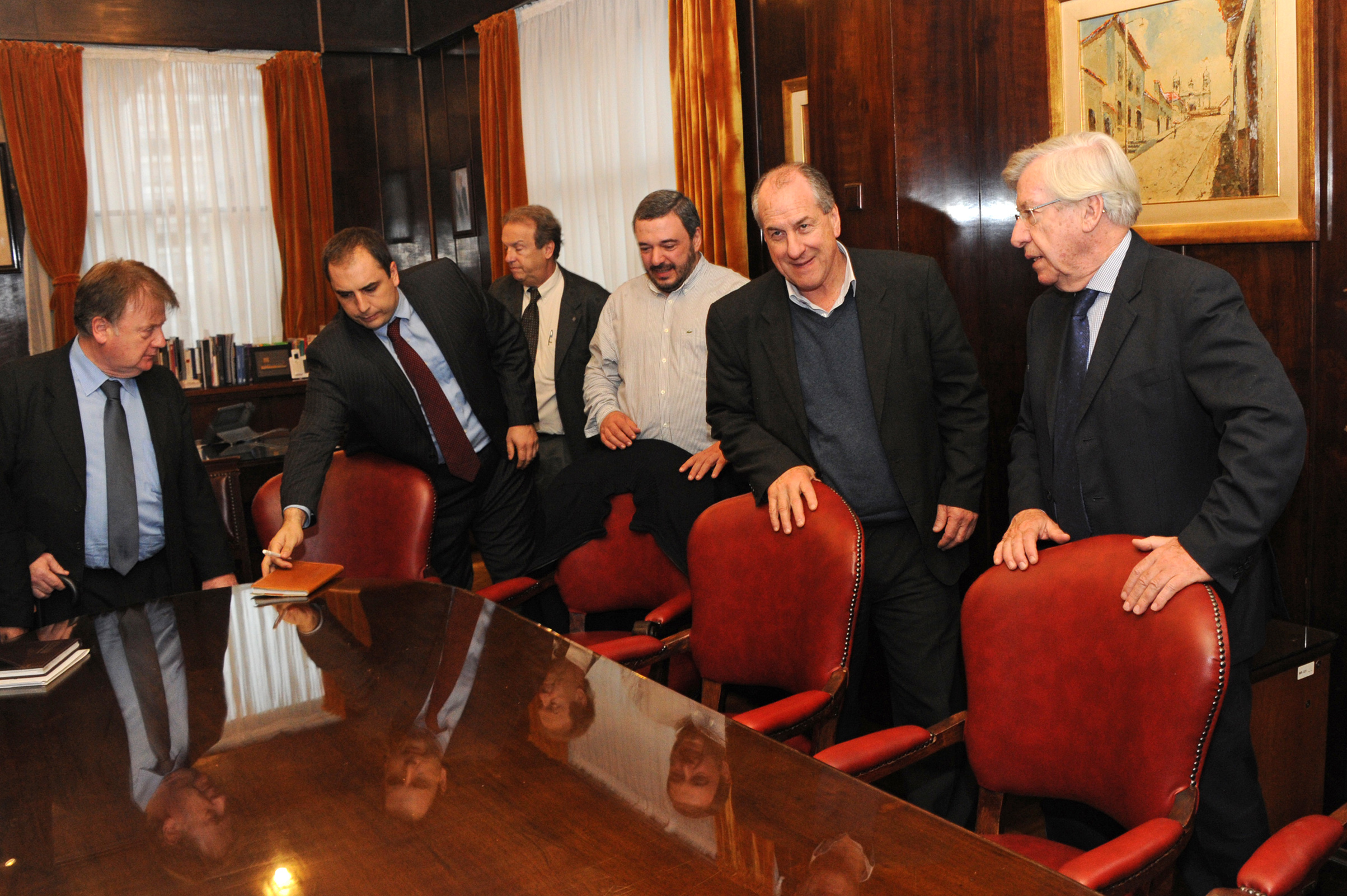 Inicio de la reunión del equipo económico junto a gremiales comerciales