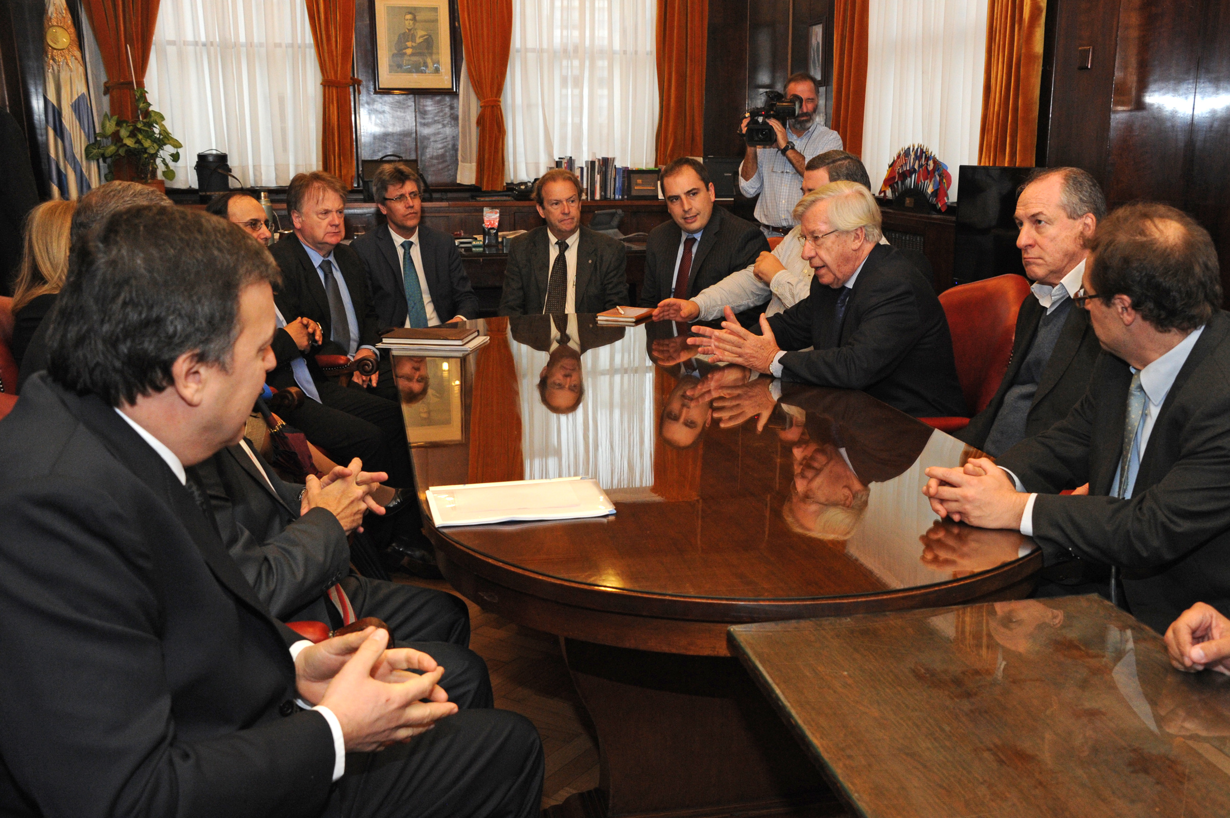 Reunión del equipo económico y del ministro de Trabajo y Seguridad Social con gremiales comerciales