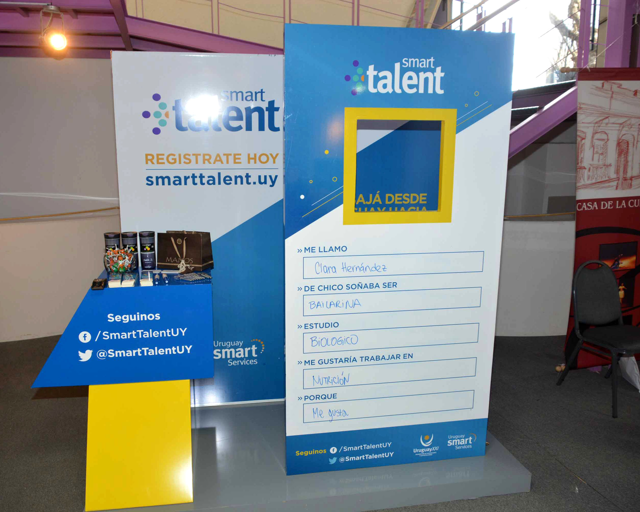 Jóvenes se congregaron en la Expo Educa en el departamento de San José