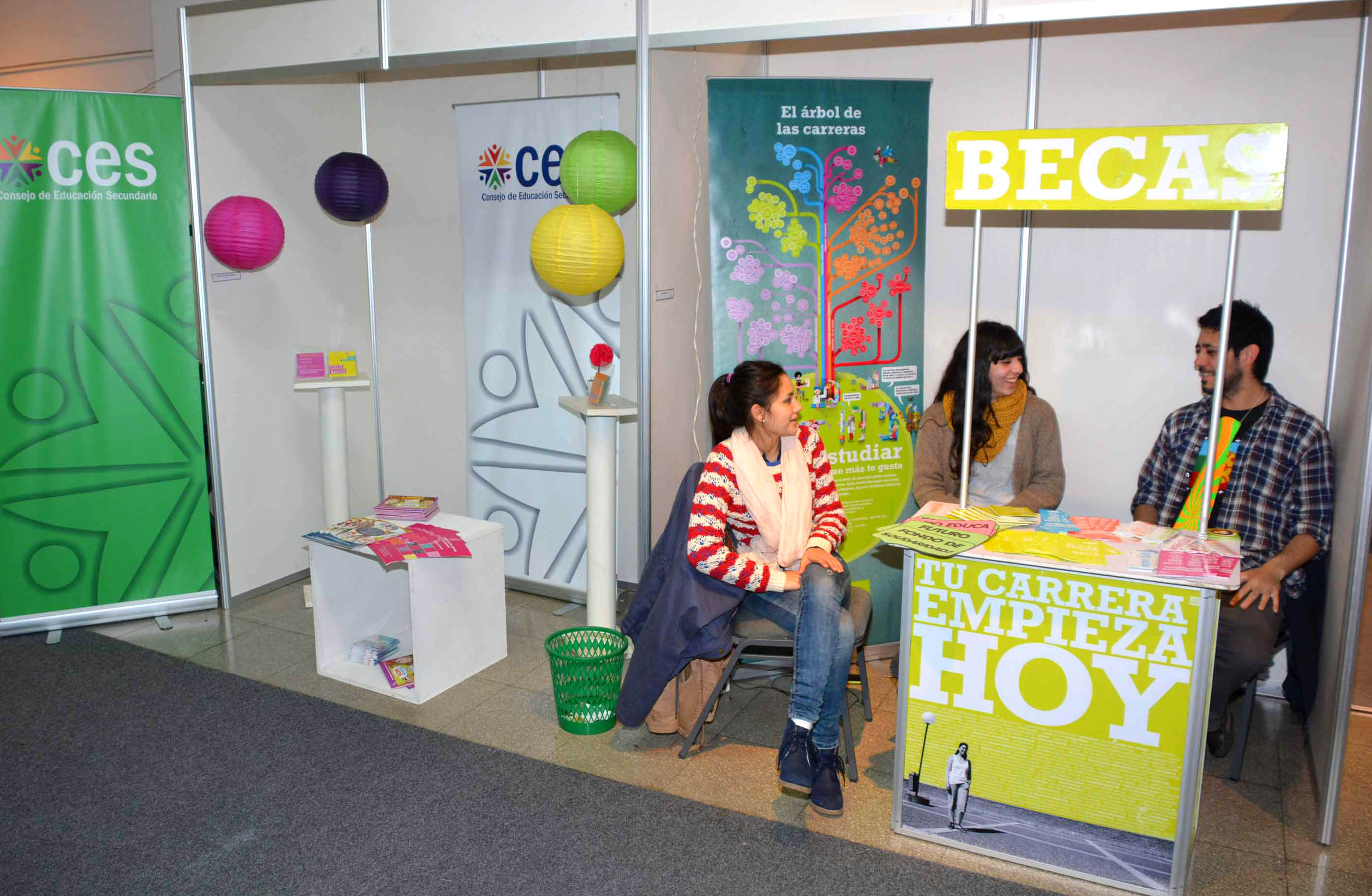 Jóvenes se congregaron en la Expo Educa en el departamento de San José