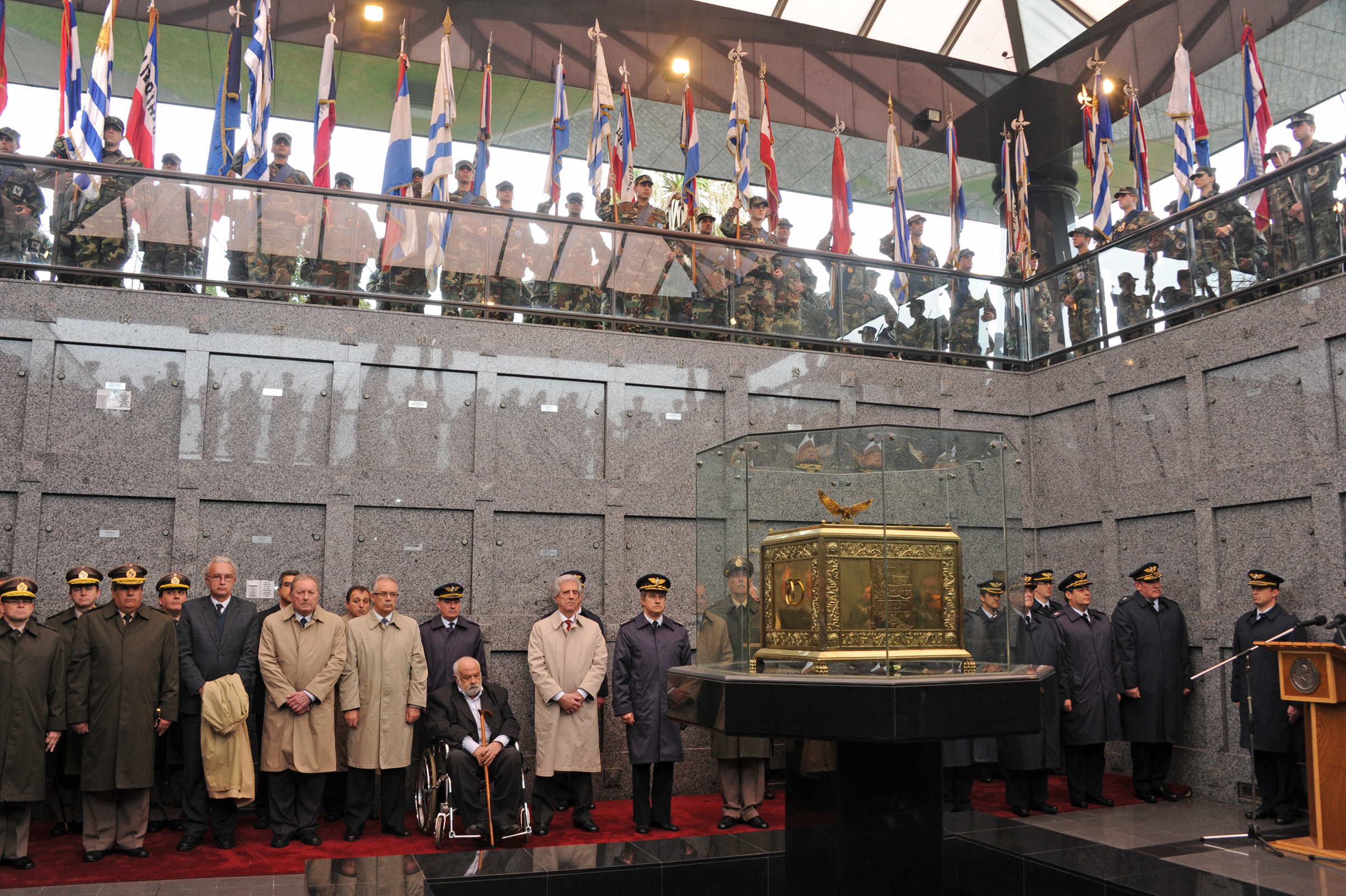 Acto en el Panteón de la Fuerza Aérea del Cementerio del Norte
