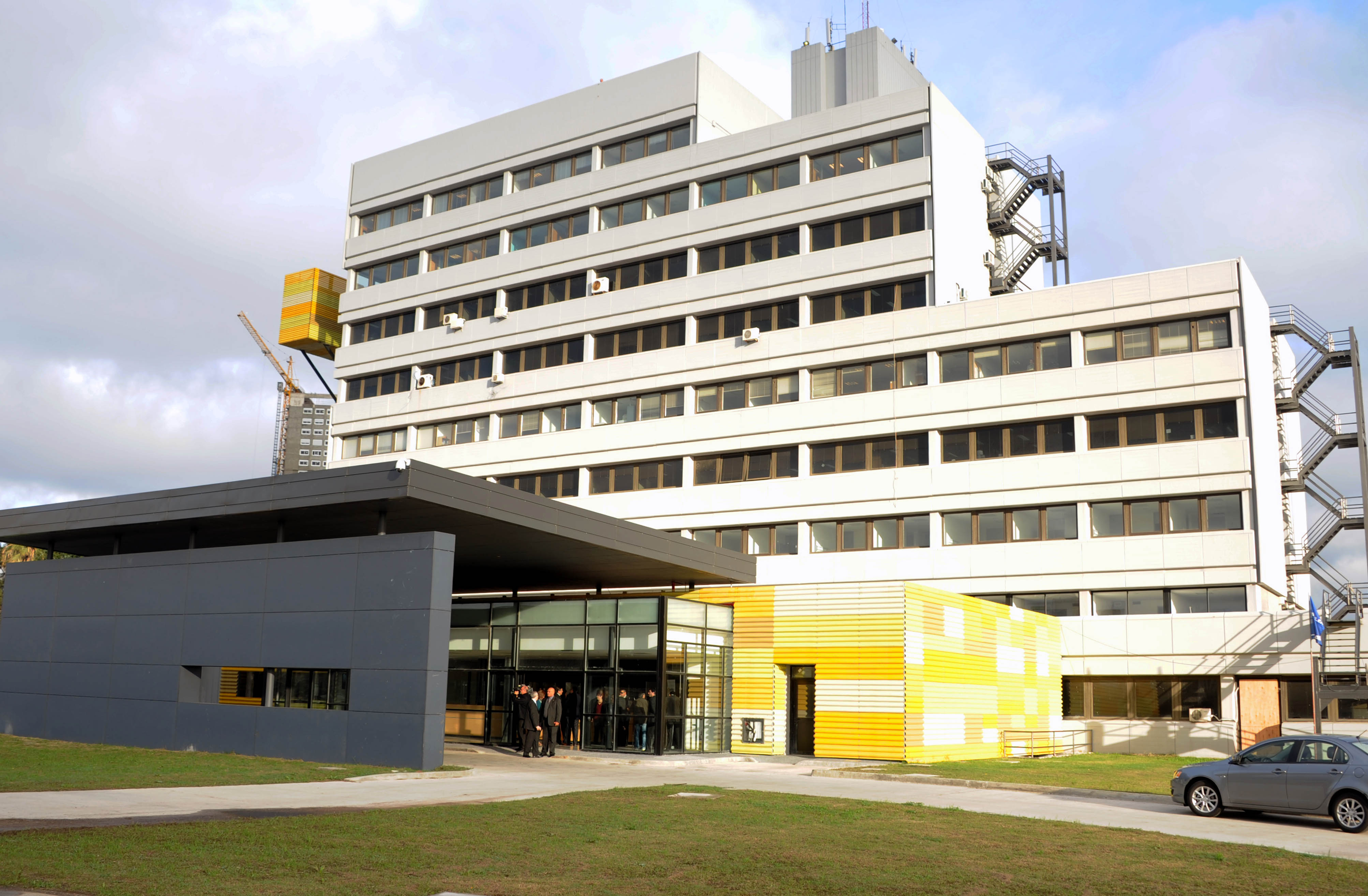 Vázquez recorrió las nuevas instalaciones del Hospital Libertad