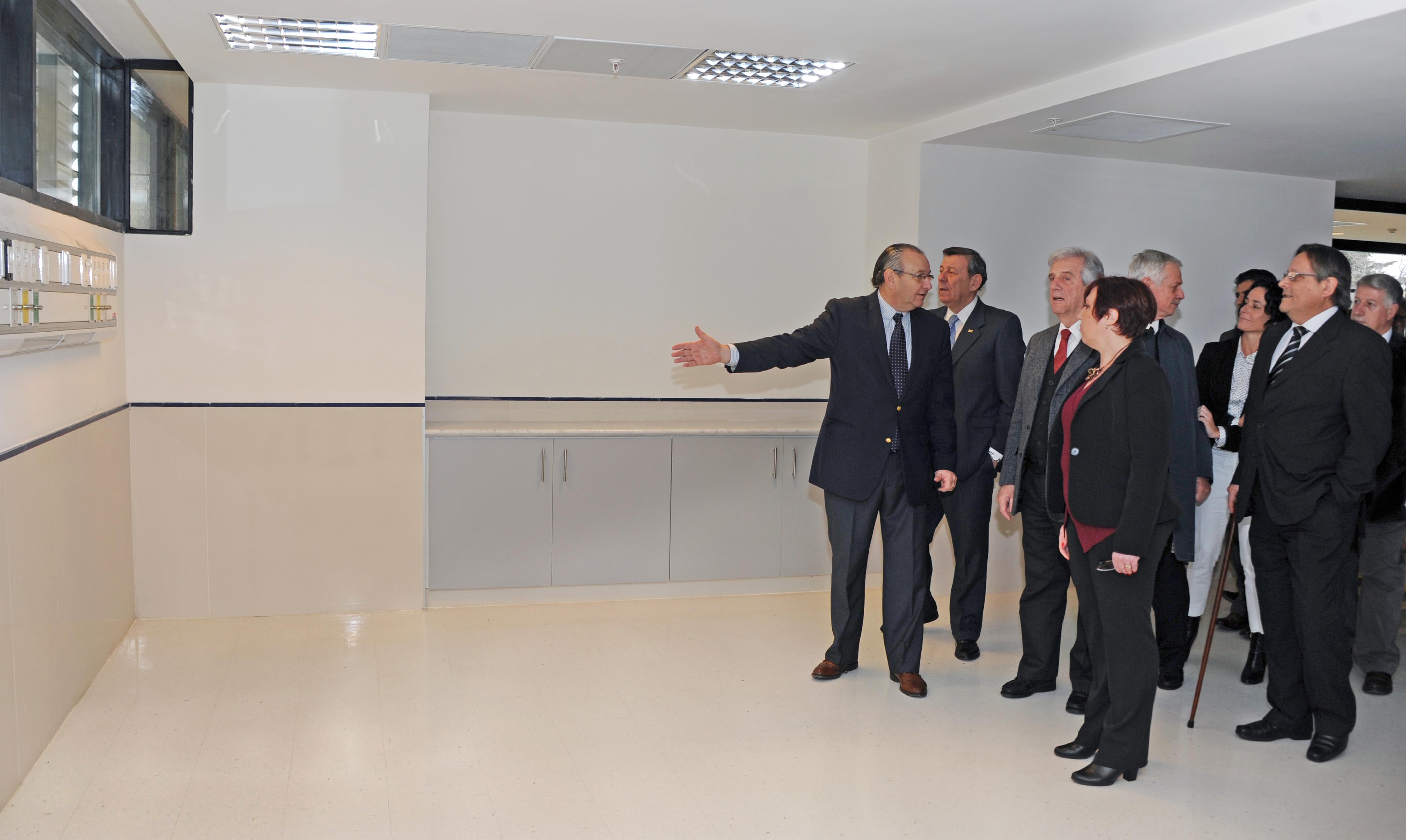 Vázquez recorrió las nuevas instalaciones del Hospital Libertad