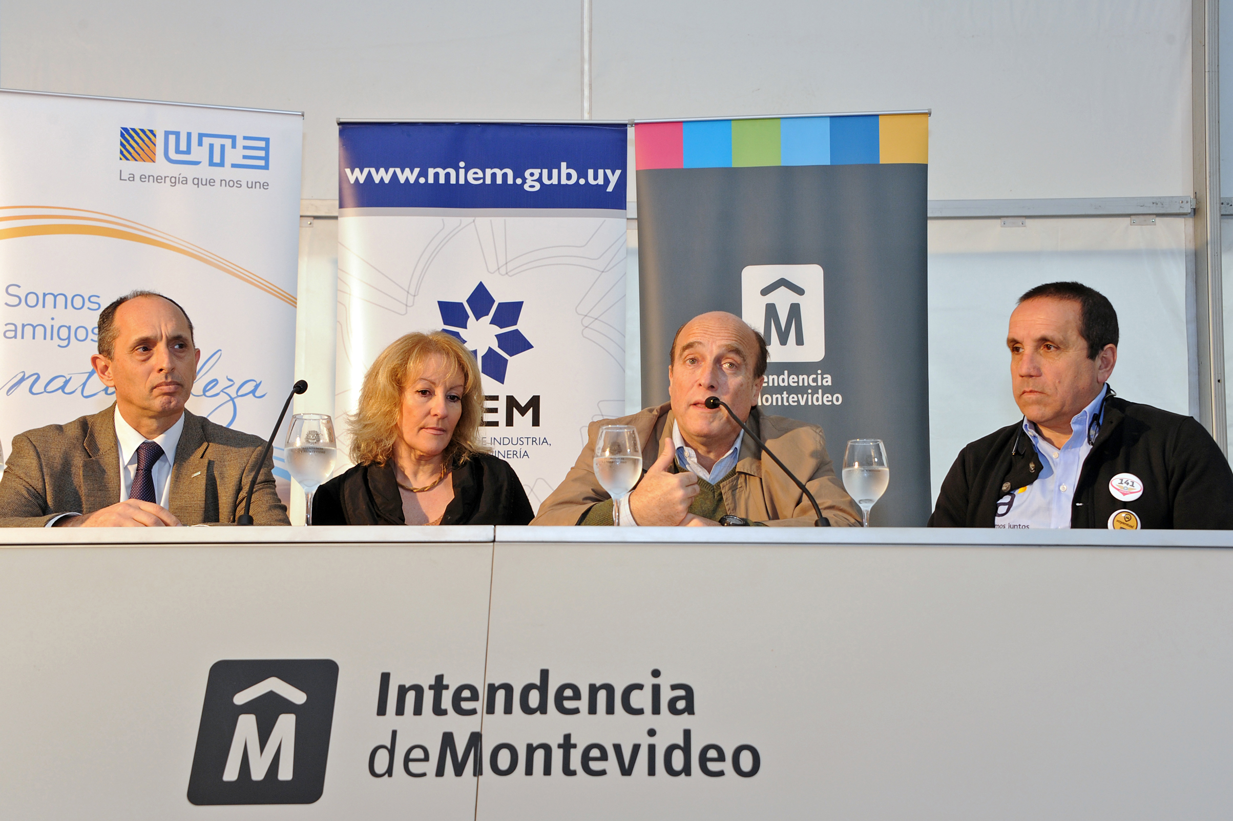 Primeros taxis eléctricos circularán como parte de política estratégica en energía