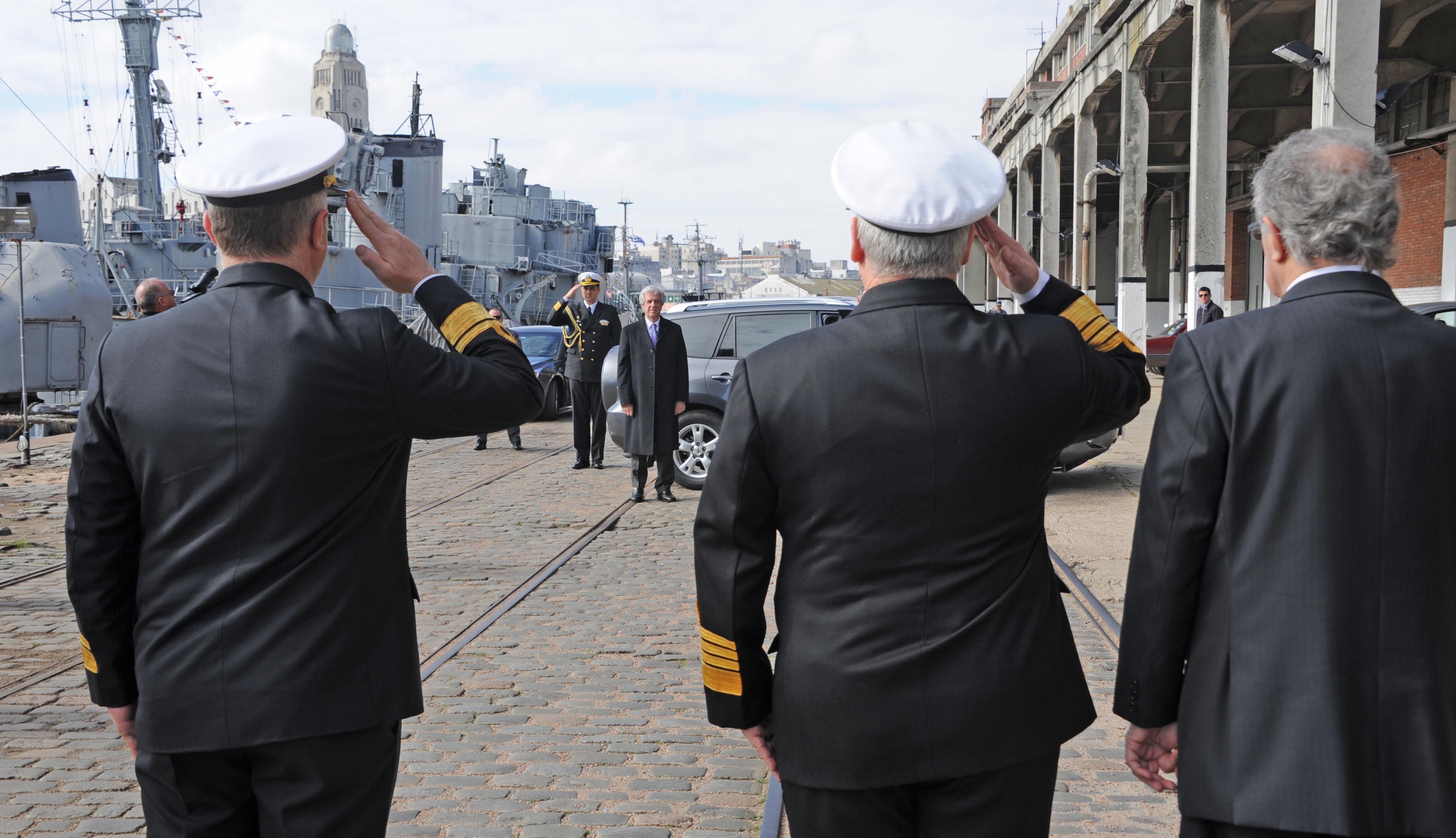 Presidente Vázquez concurrió al 197º Aniversario del Comando de las Fuerzas del Mar