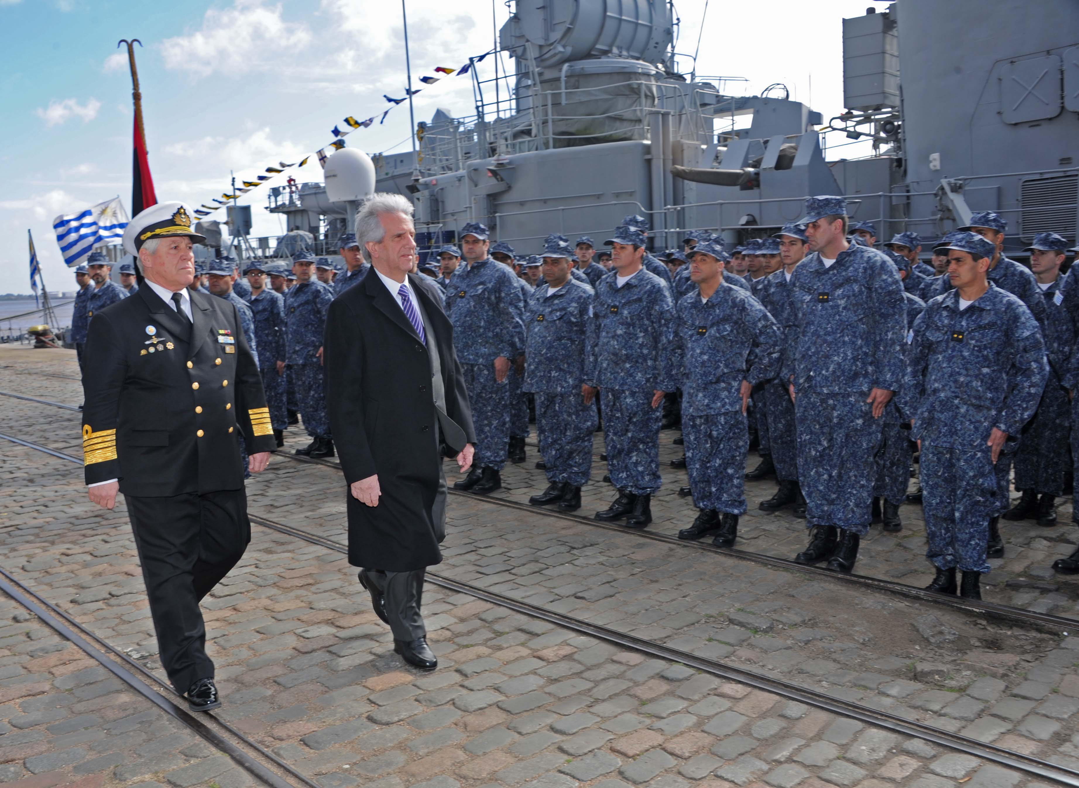 Presidente Vázquez concurrió al 197º Aniversario del Comando de las Fuerzas del Mar