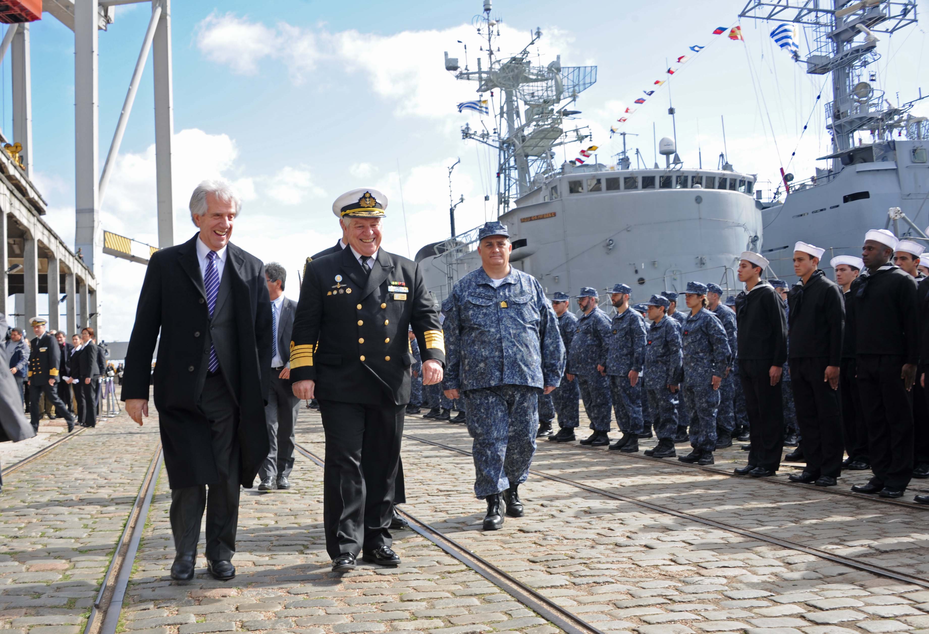Presidente Vázquez concurrió al 197º Aniversario del Comando de las Fuerzas del Mar