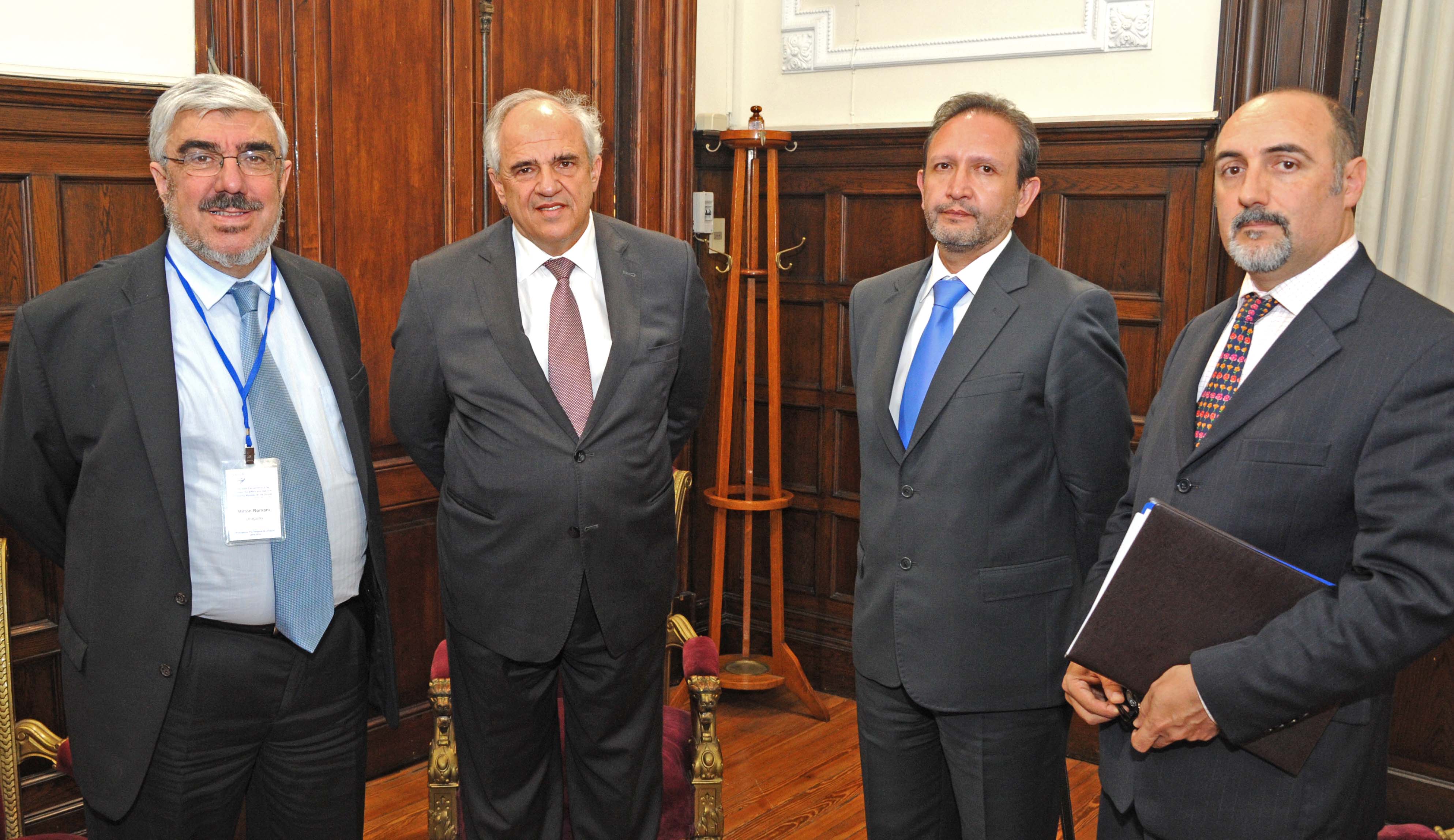 Ministro del Interior, Eduardo Bonomi recibió al secretario general de UNASUR, Ernesto Samper