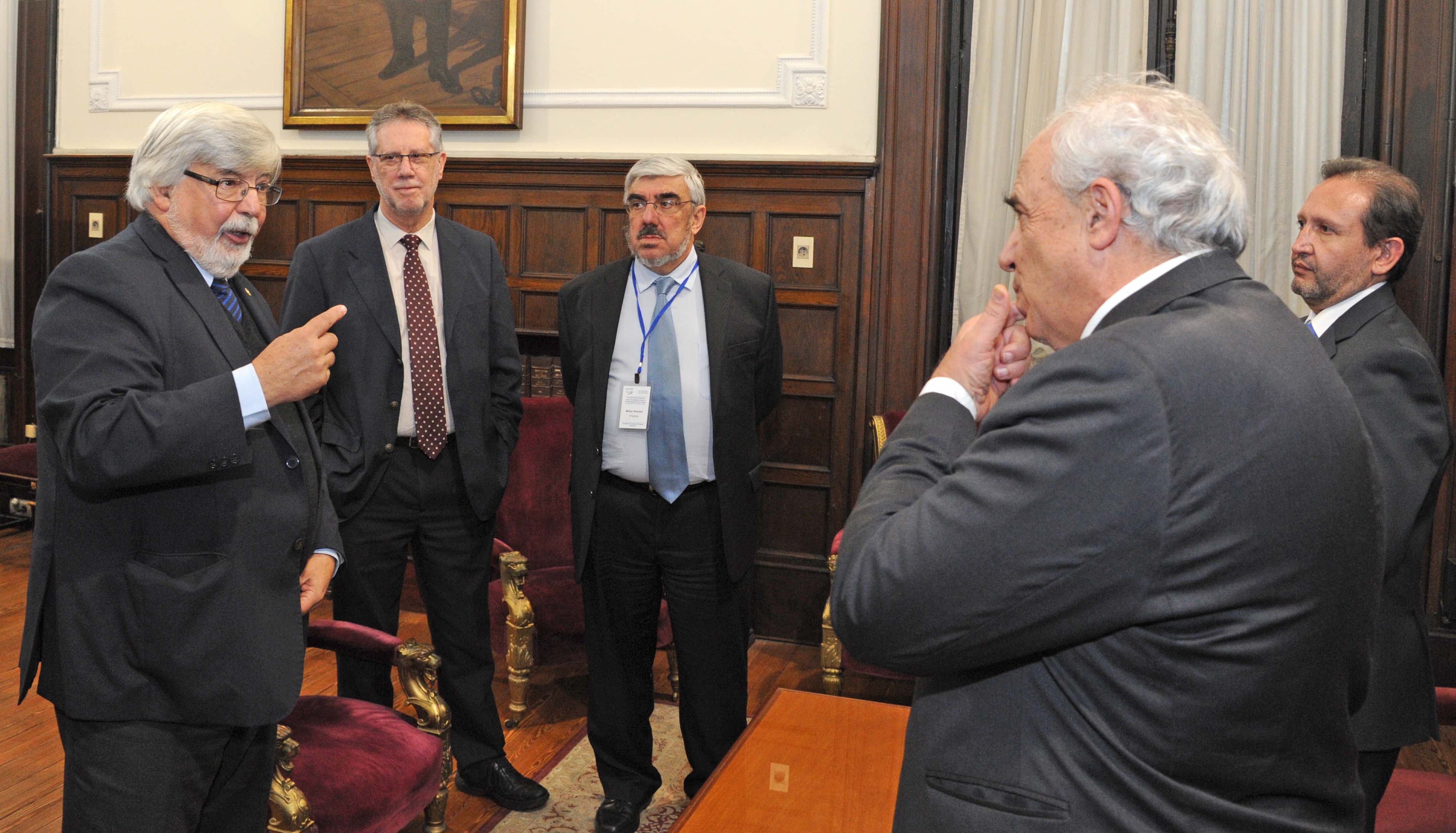 Ministro del Interior, Eduardo Bonomi recibió al secretario general de UNASUR, Ernesto Samper