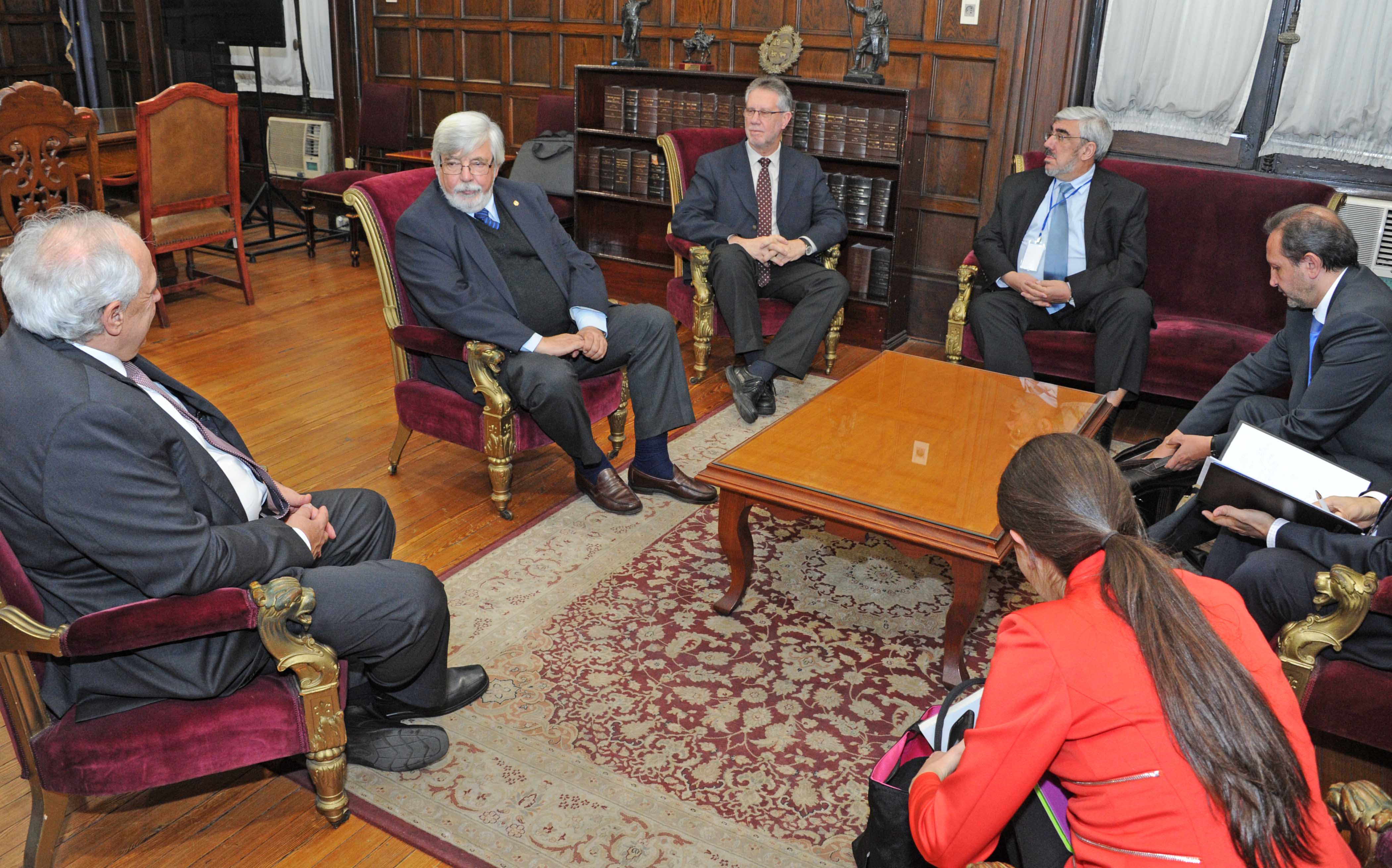 Ministro del Interior, Eduardo Bonomi recibió al secretario general de UNASUR, Ernesto Samper
