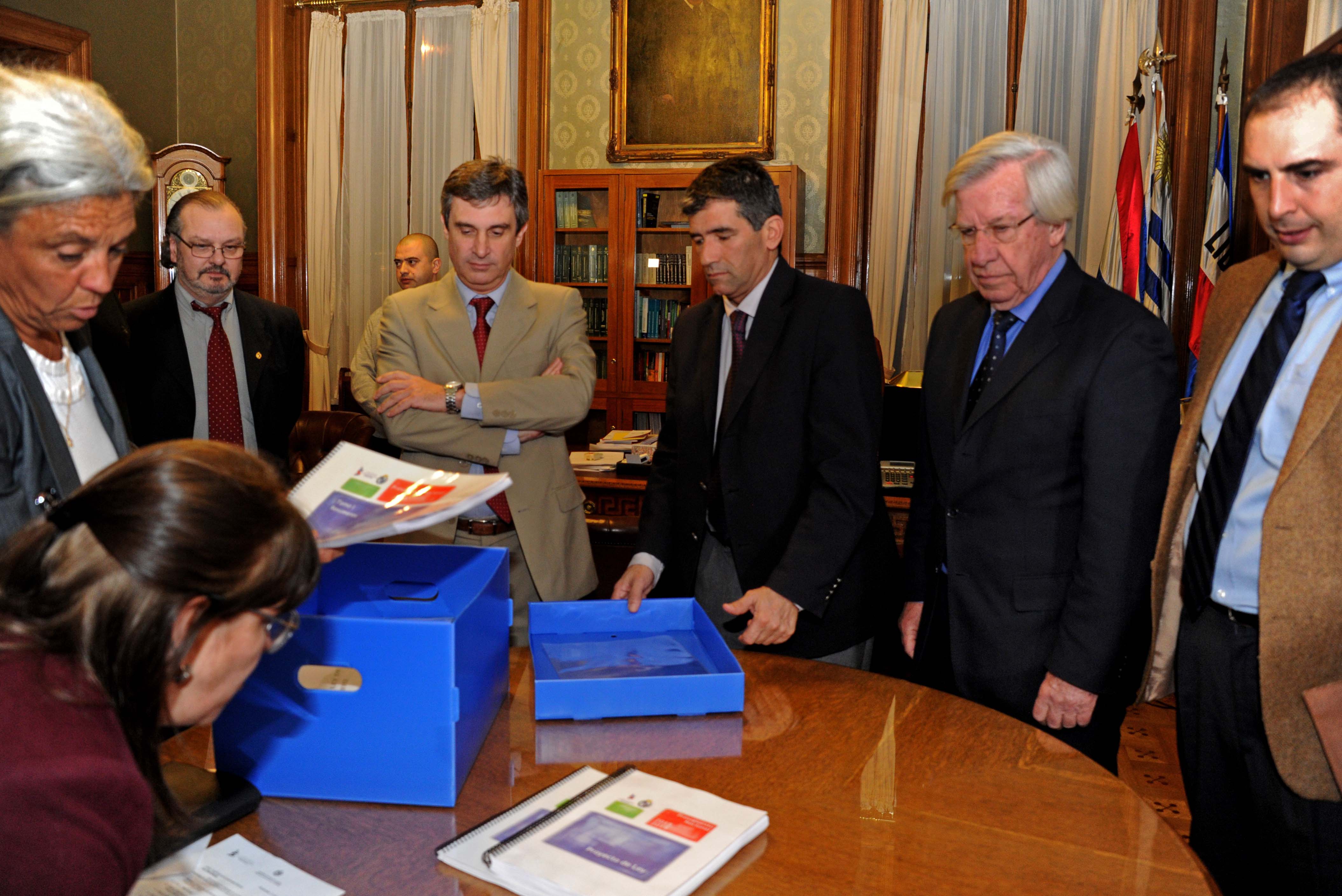 Poder Ejecutivo presentó al Legislativo Proyecto de Presupuesto Nacional 2015 - 2015