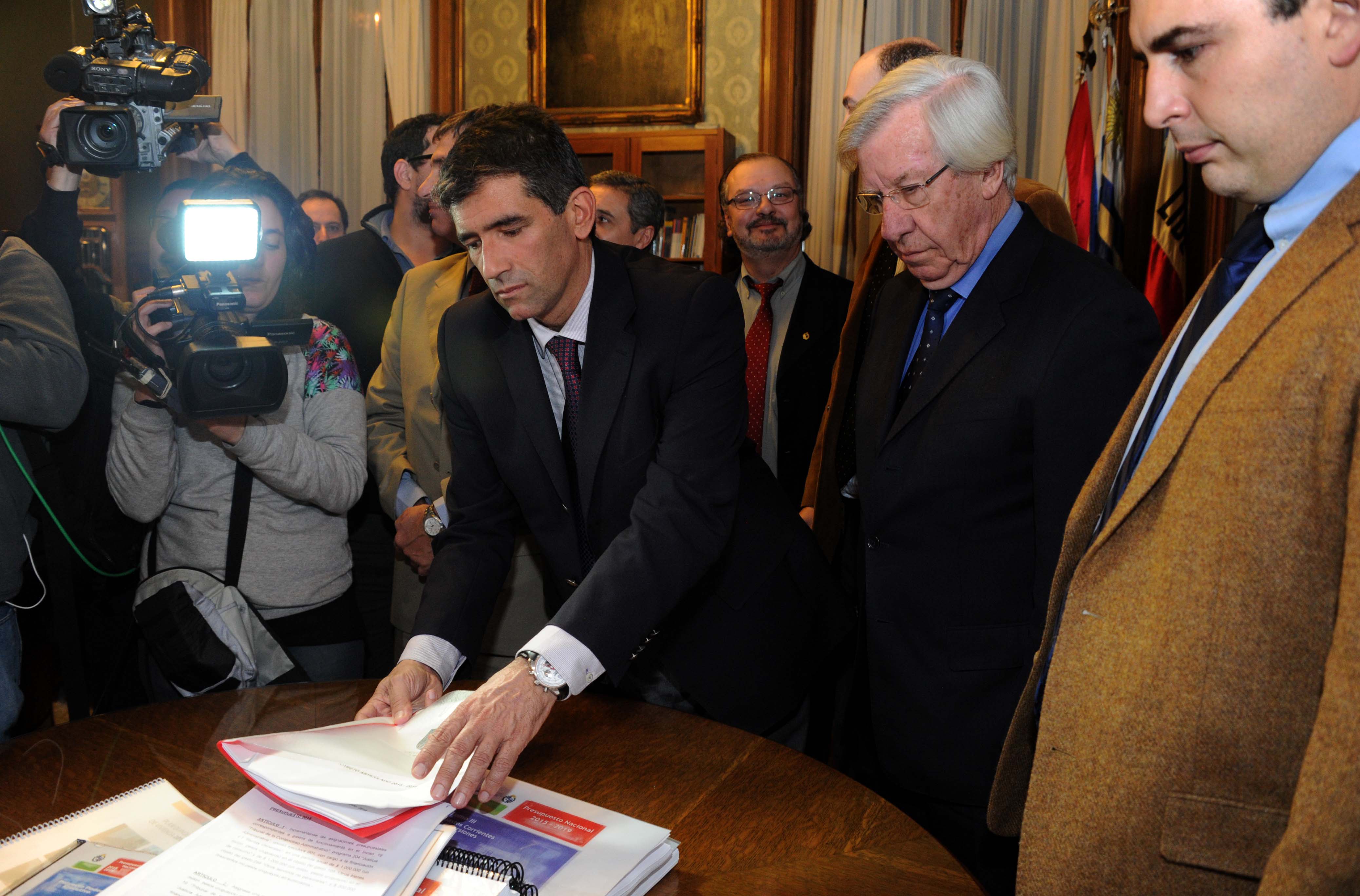 Poder Ejecutivo presentó al Legislativo Proyecto de Presupuesto Nacional 2015 - 2015