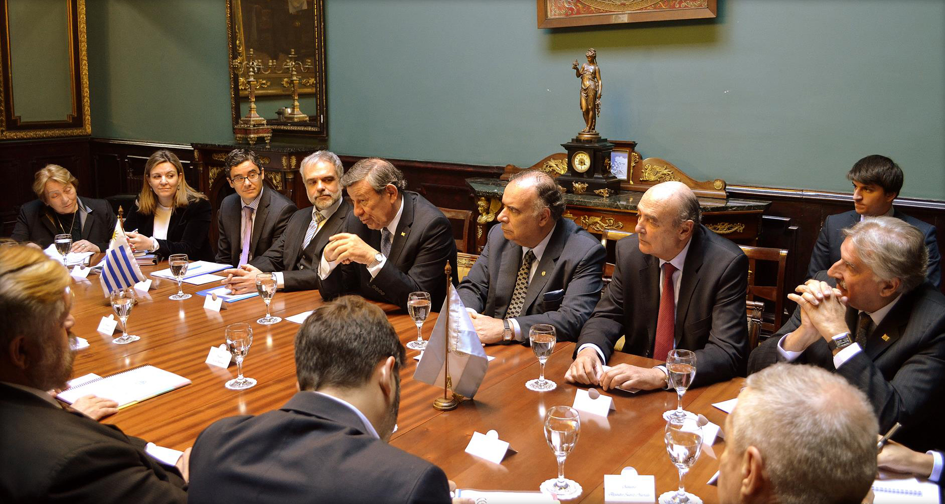 Cancilleres de Uruguay y Argentina analizaron agenda bilateral, en encuentro en Montevideo