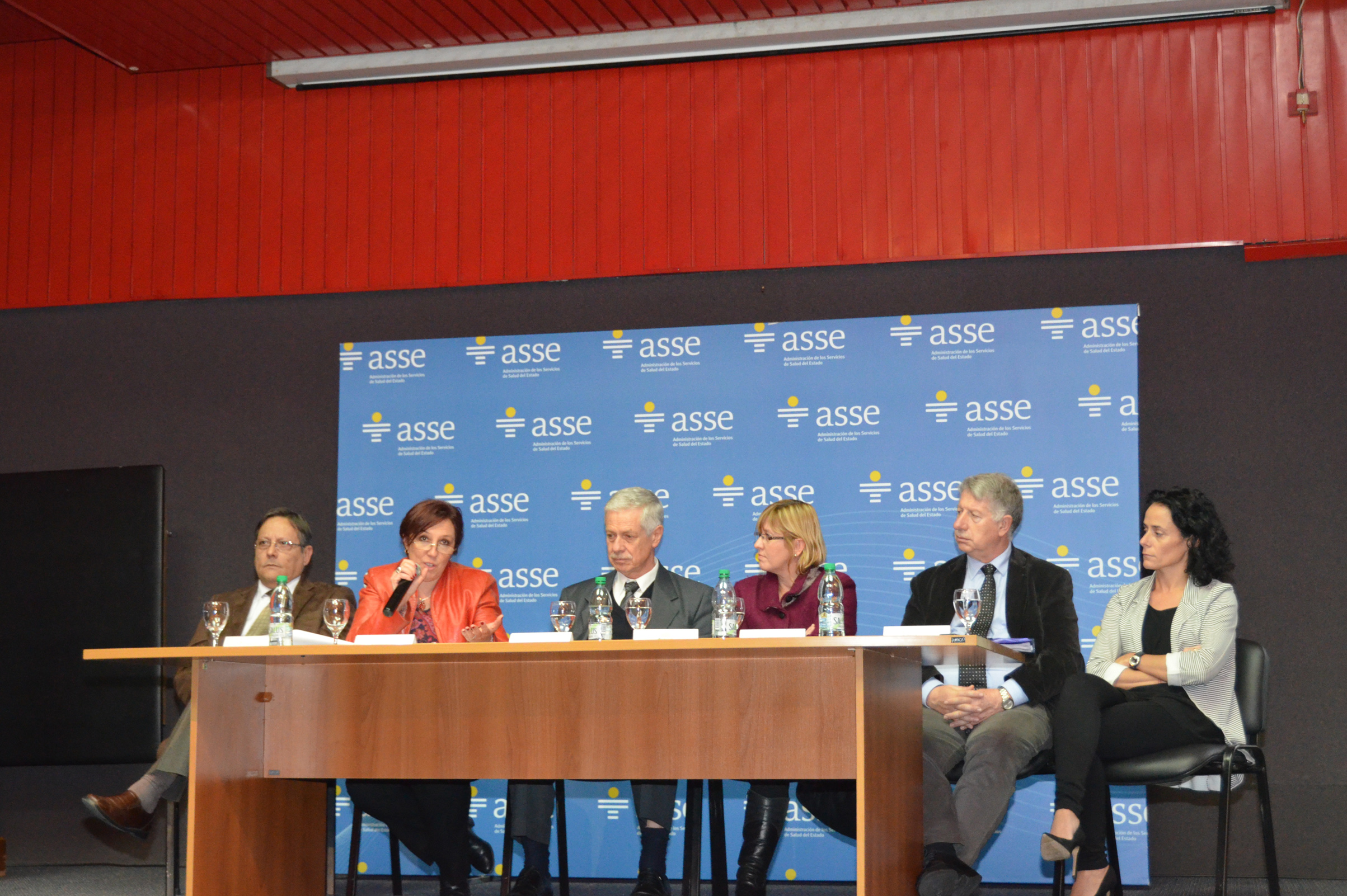 Encuentro realizado en el Salón de Actos de ASSE sobre asignación de recursos presupuestales para ASSE