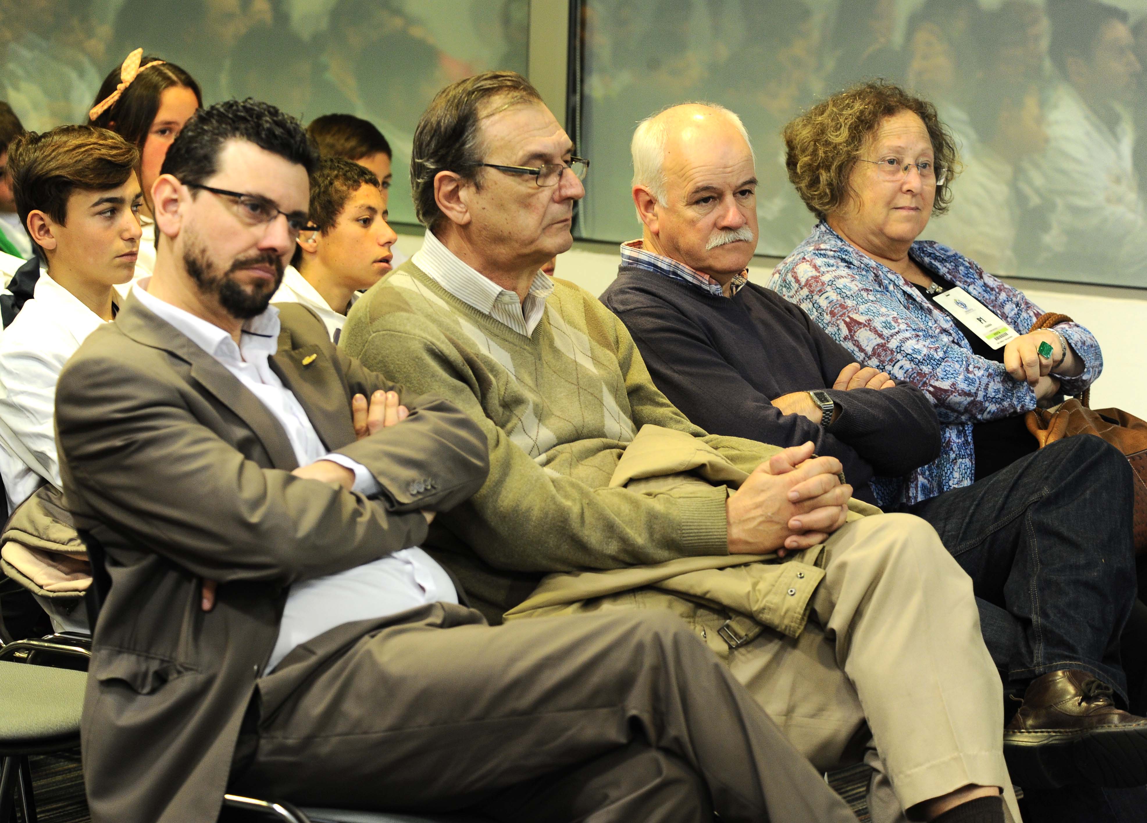 Alumnos de Escuelas Rurales y Agrarias recibieron materiales sobre Reglamento de Tierras