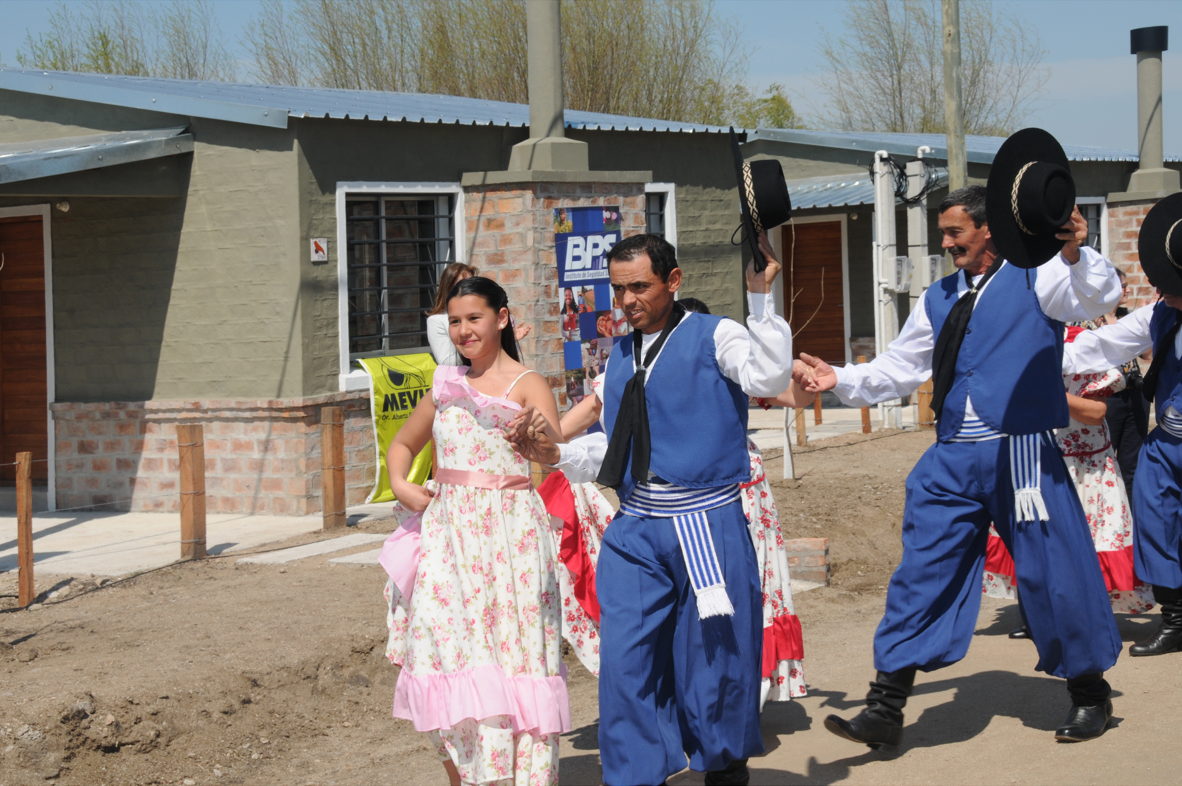 Entrega de viviendas a jubilados y pensionistas en Sarandí Grande