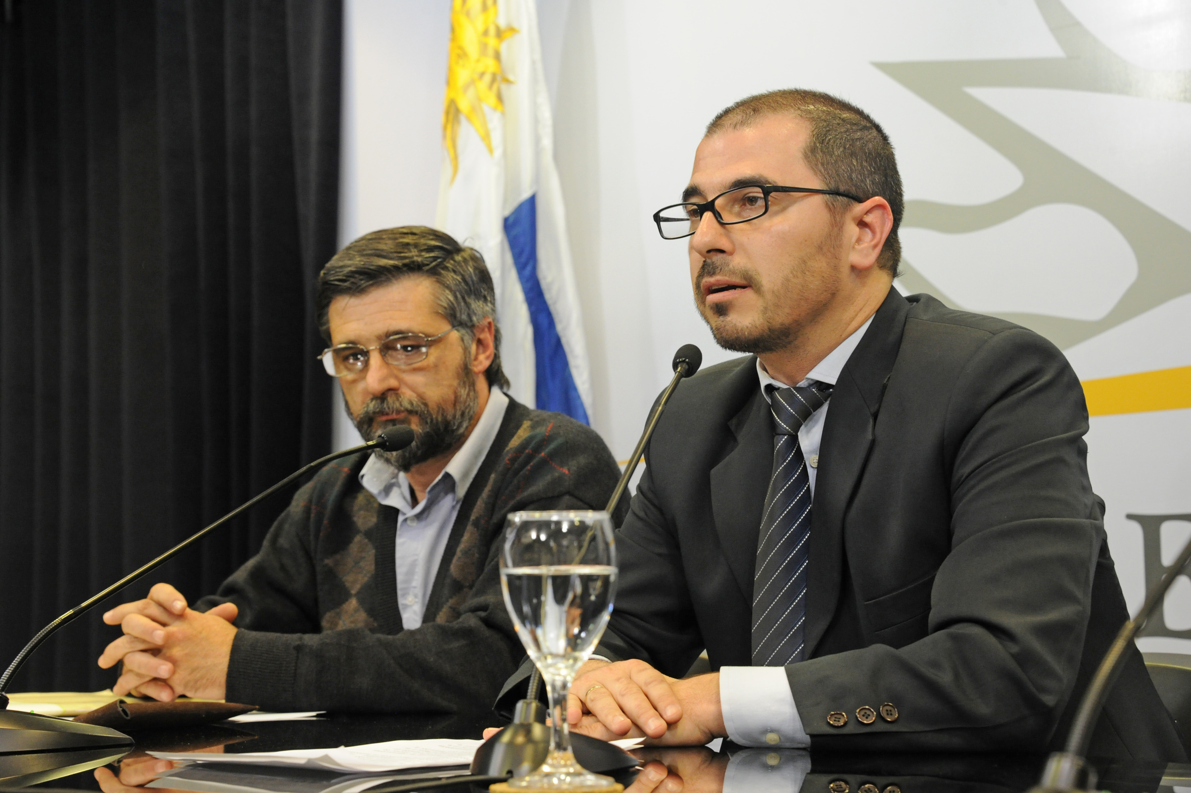Prosecretario de la Presidencia de la República, Juan Andrés Roballo, dirigiéndose a los presentes