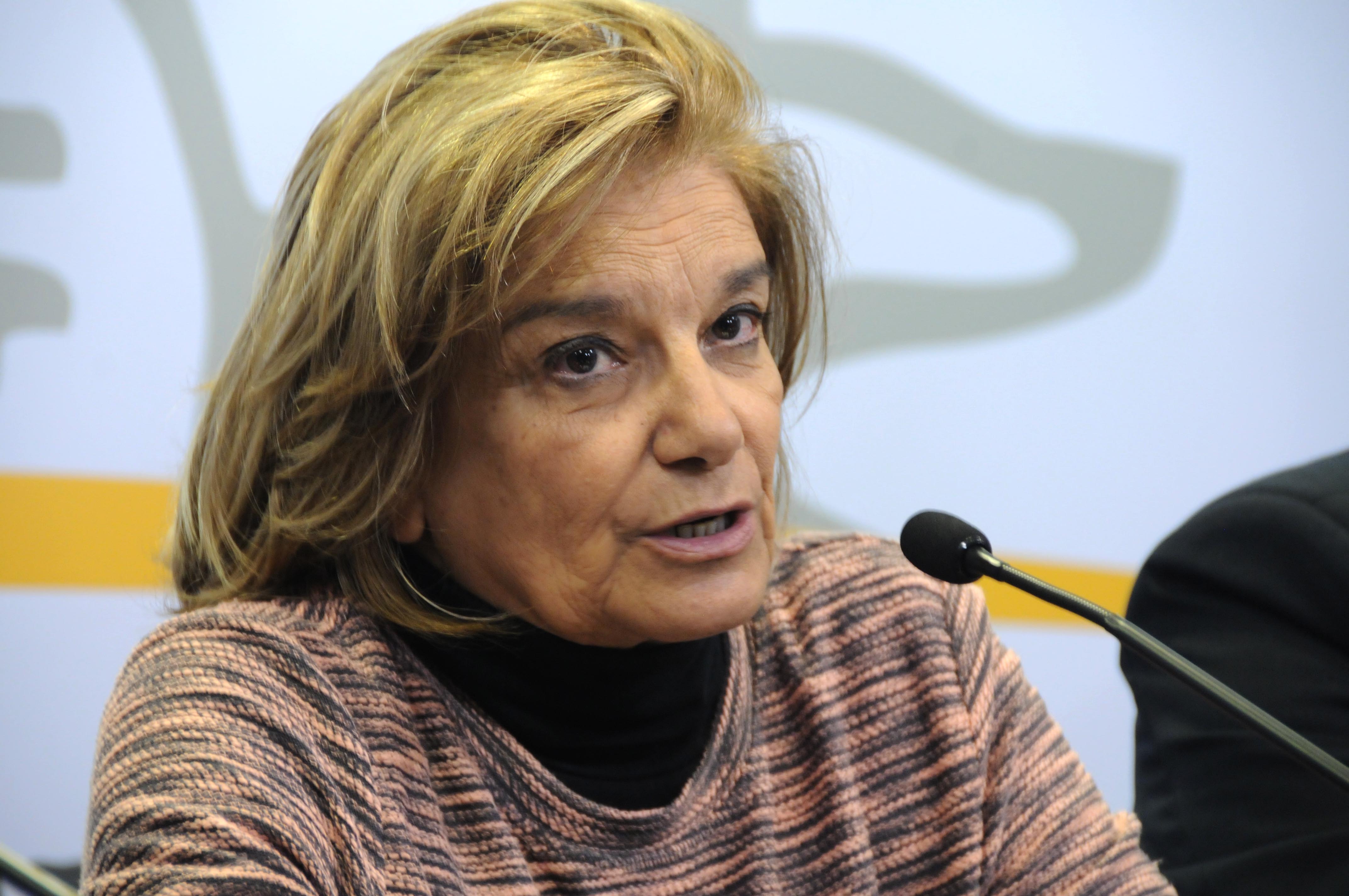 Ministra de Vivienda, Eneida de León