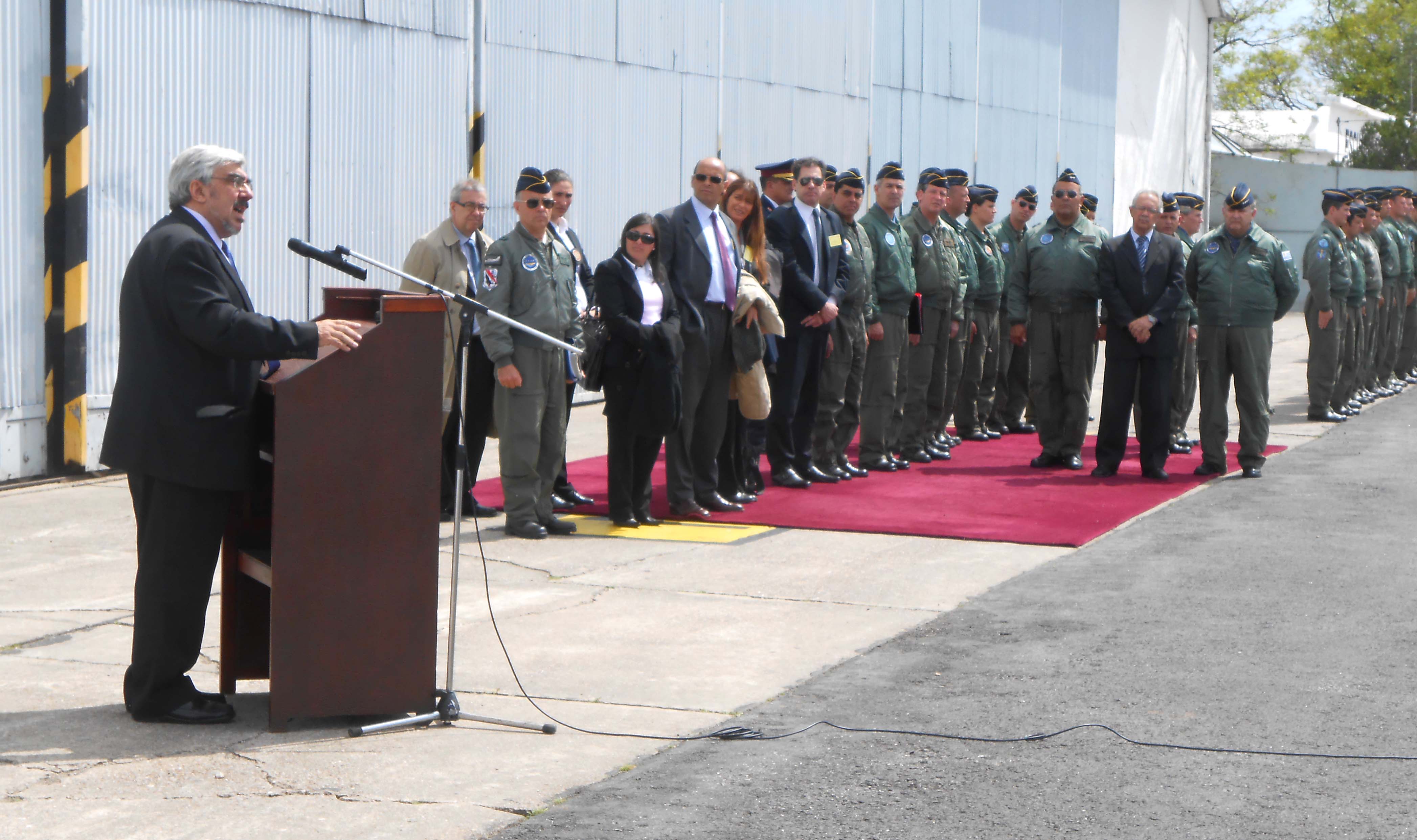 Junta Nacional de Drogas entregó aeronave al Ministerio de Defensa Nacional que fue incautada al narcotráfico