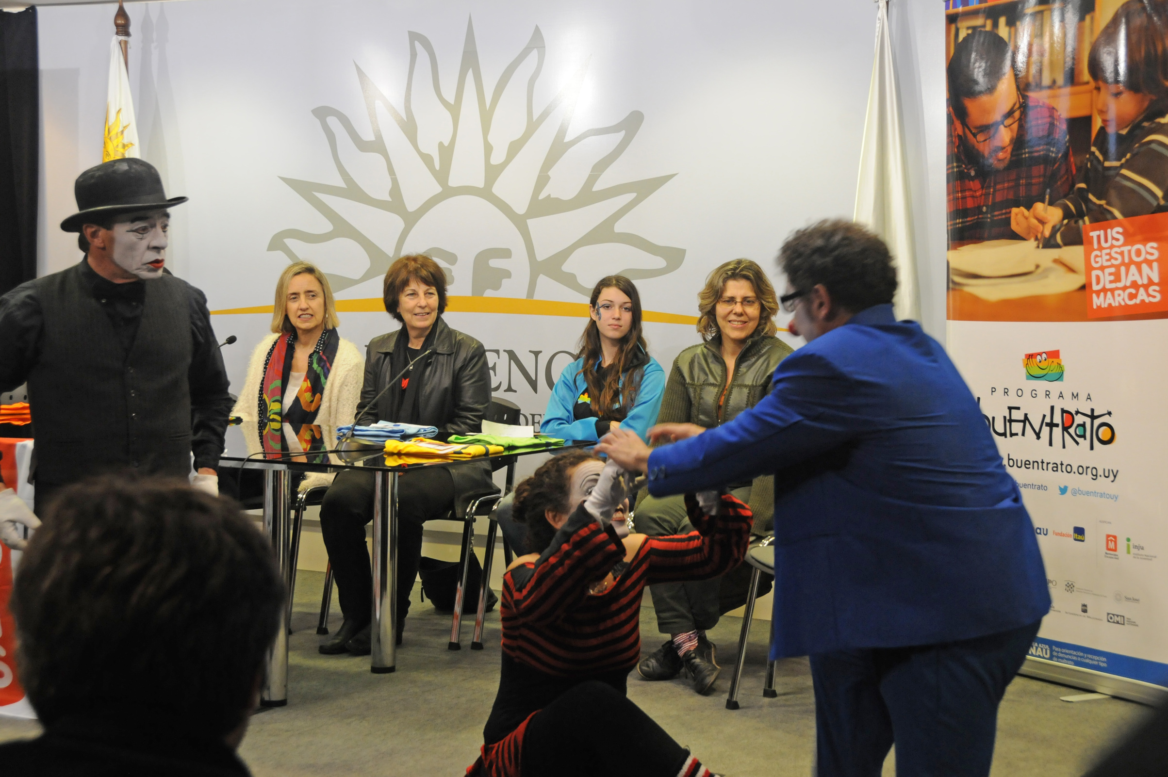 MSP, MIDES, MEC e intendencias de todo el país realizan campaña nacional contra el maltrato y abuso infantil