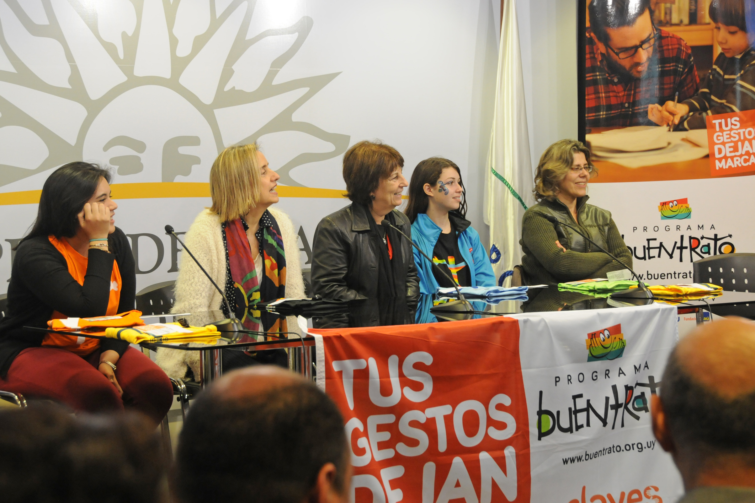 MSP, MIDES, MEC e intendencias de todo el país realizan campaña nacional contra el maltrato y abuso infantil