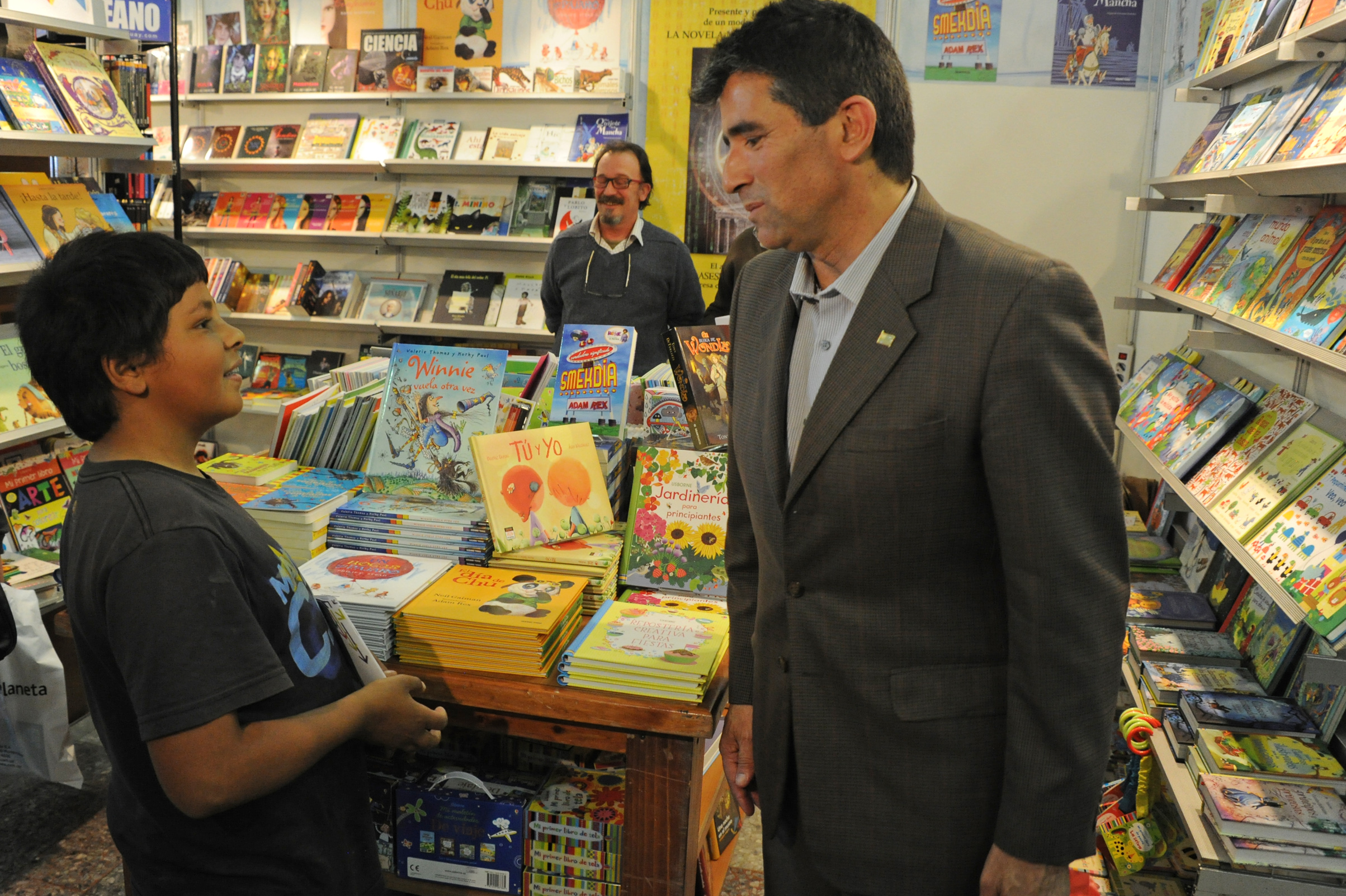 Vicepresidente de la República, Raúl Sendic recorrió la Feria del Libro
