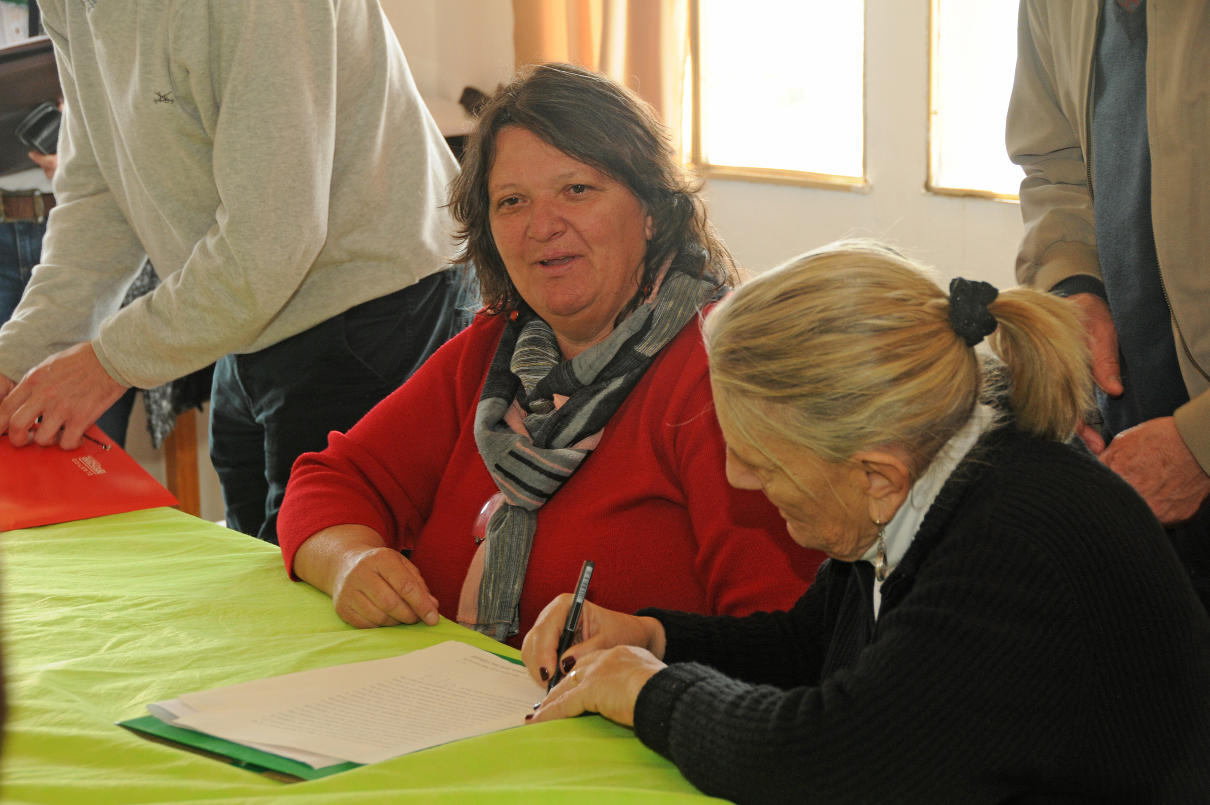 Escrituración de los planes de Villa Rodriguez I y II de viviendas de Mevir