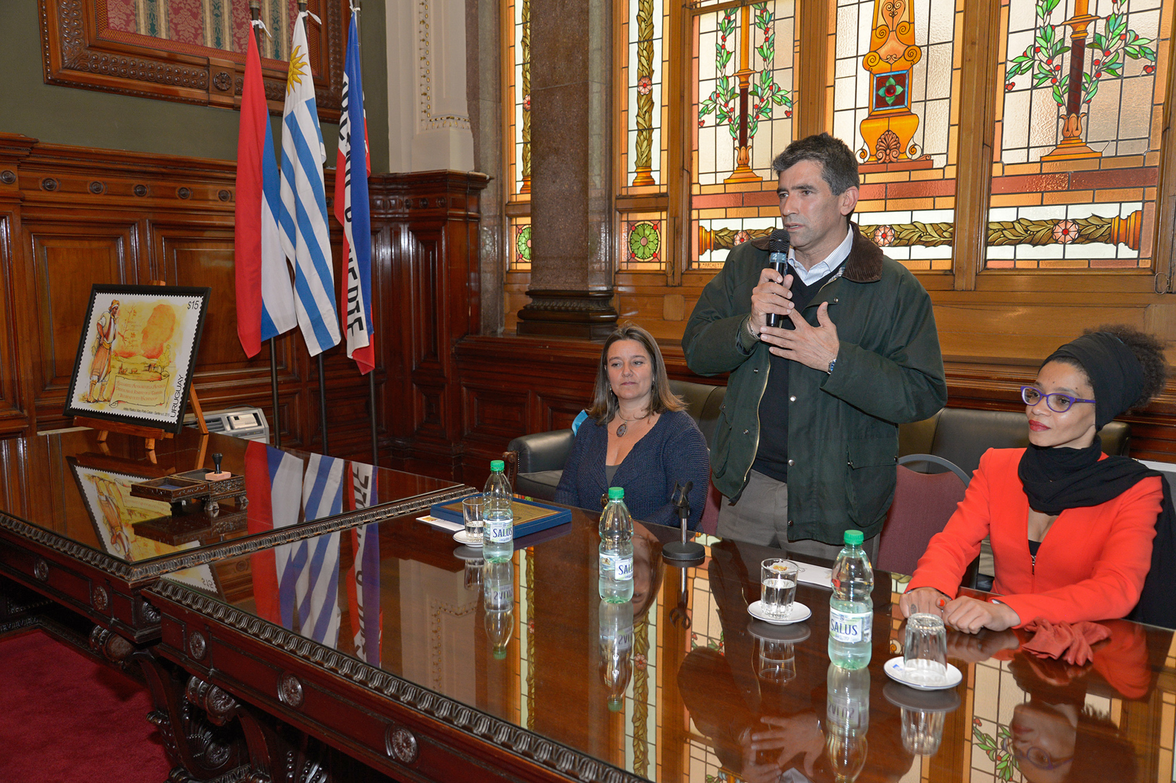 Presentación del sello postal Reglamento de Tierras