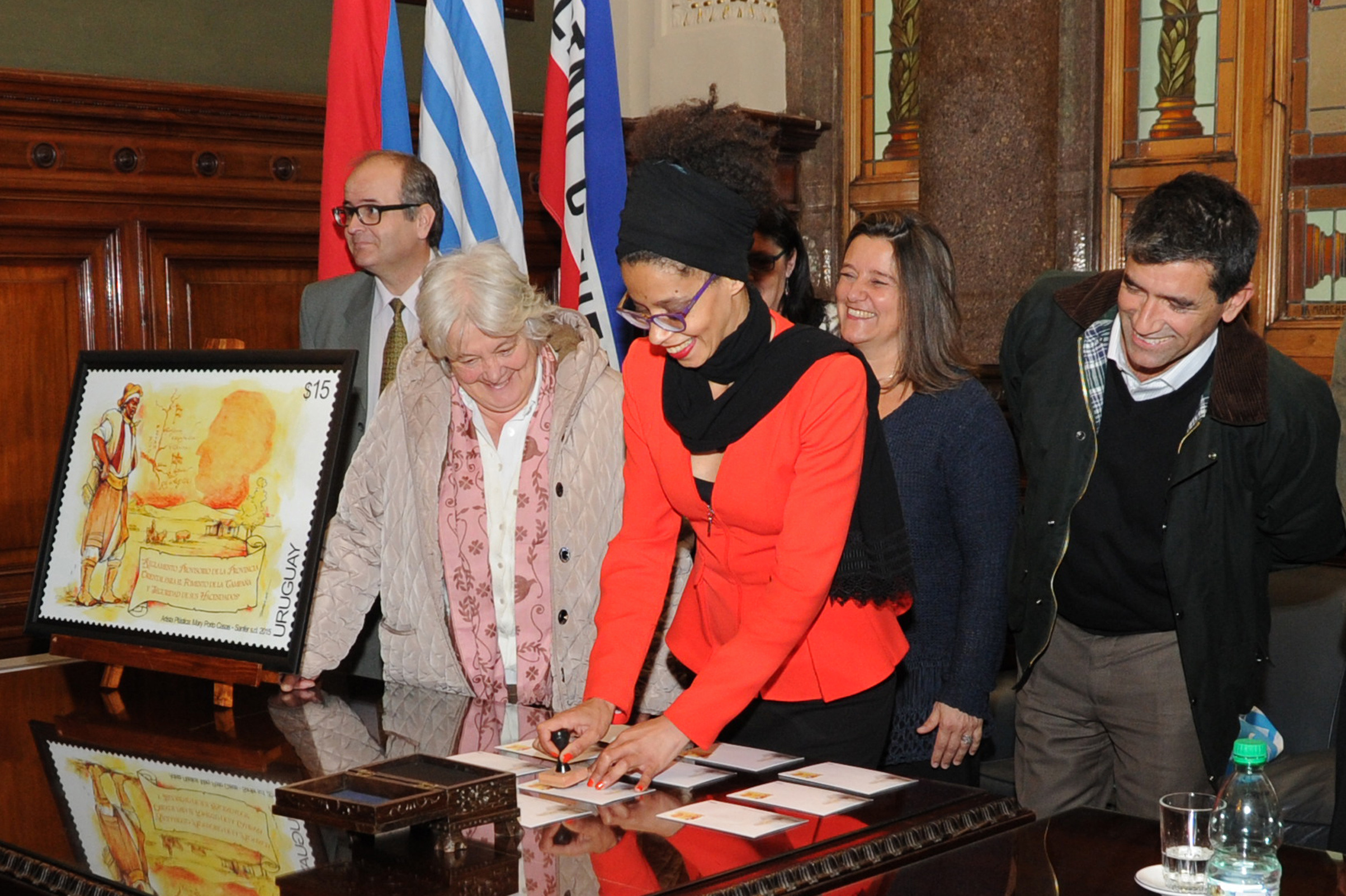 Presentación del sello postal Reglamento de Tierras