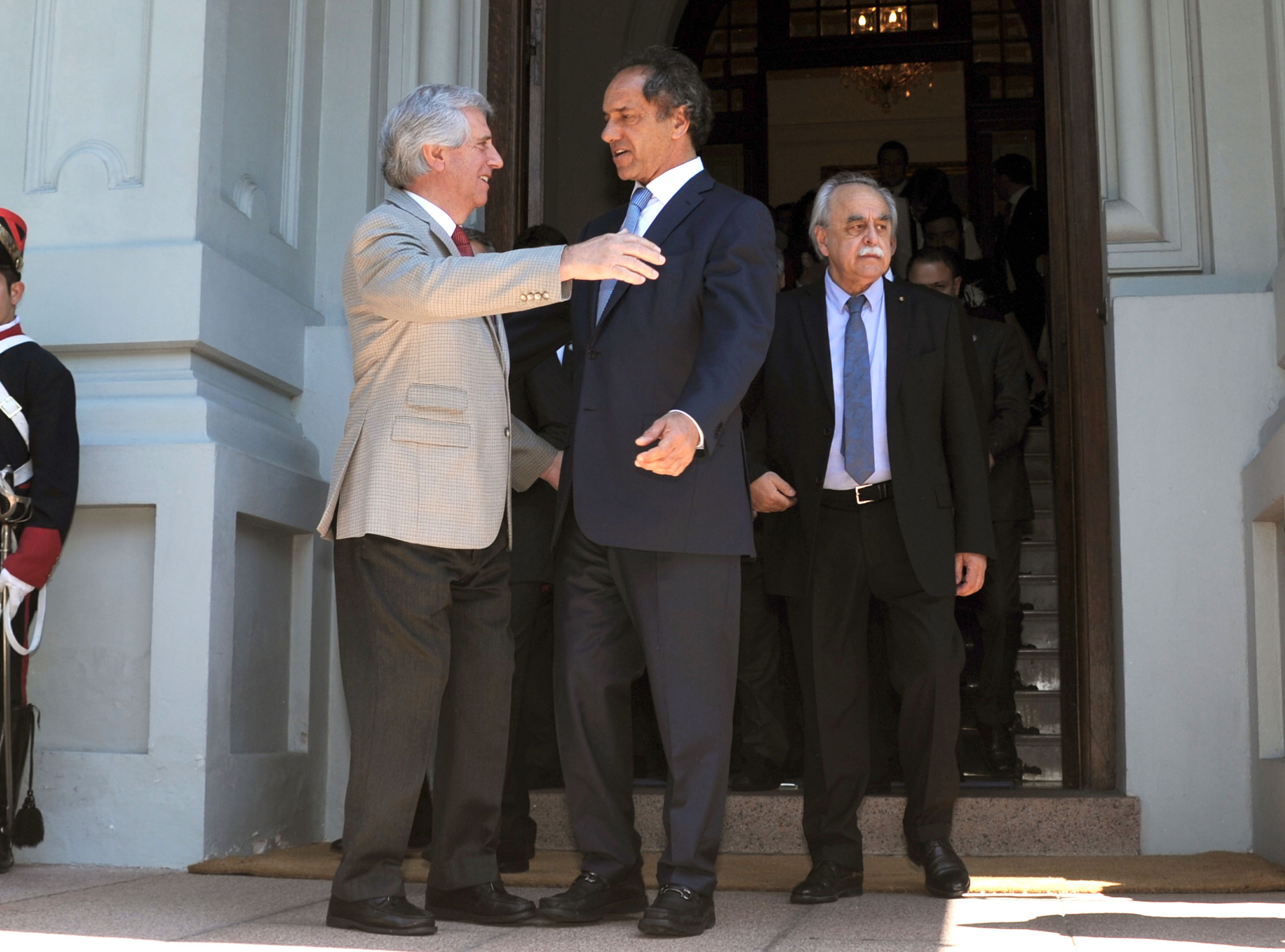 Vázquez mantuvo una reunión privada con Daniel Scioli