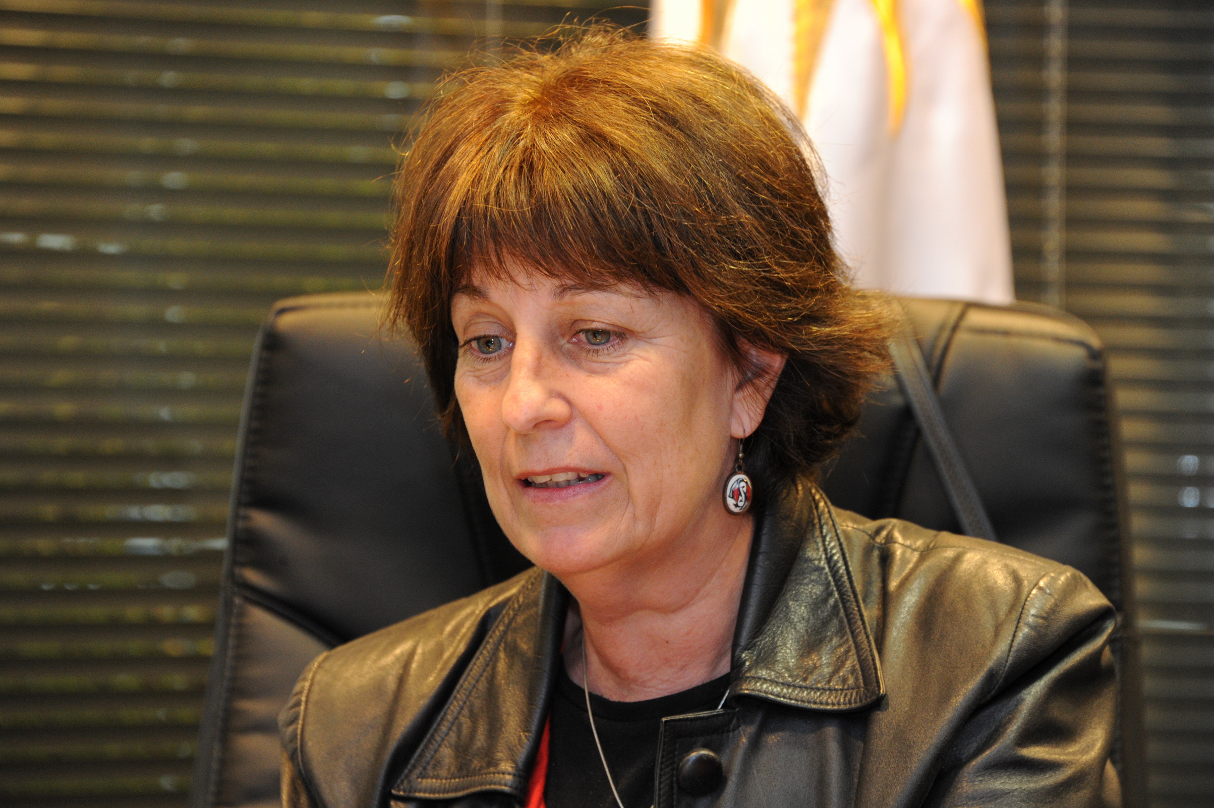 Director de ONSC, Alberto Scavarelli y Marisa Lindner, presidenta del Inau, junto a autoridades de ambos organismos durante la firma del acuerdo