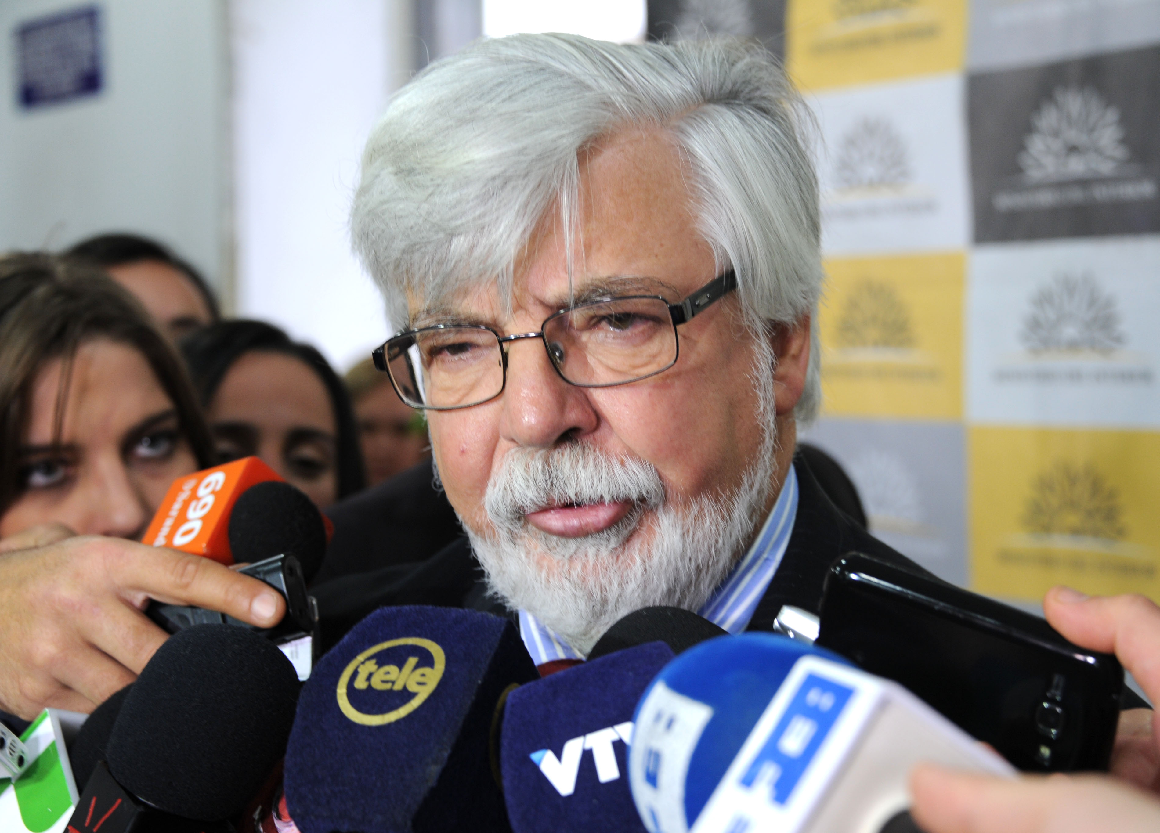 Ministro del Interior, Eduardo Bonomi en declaraciones a la prensa