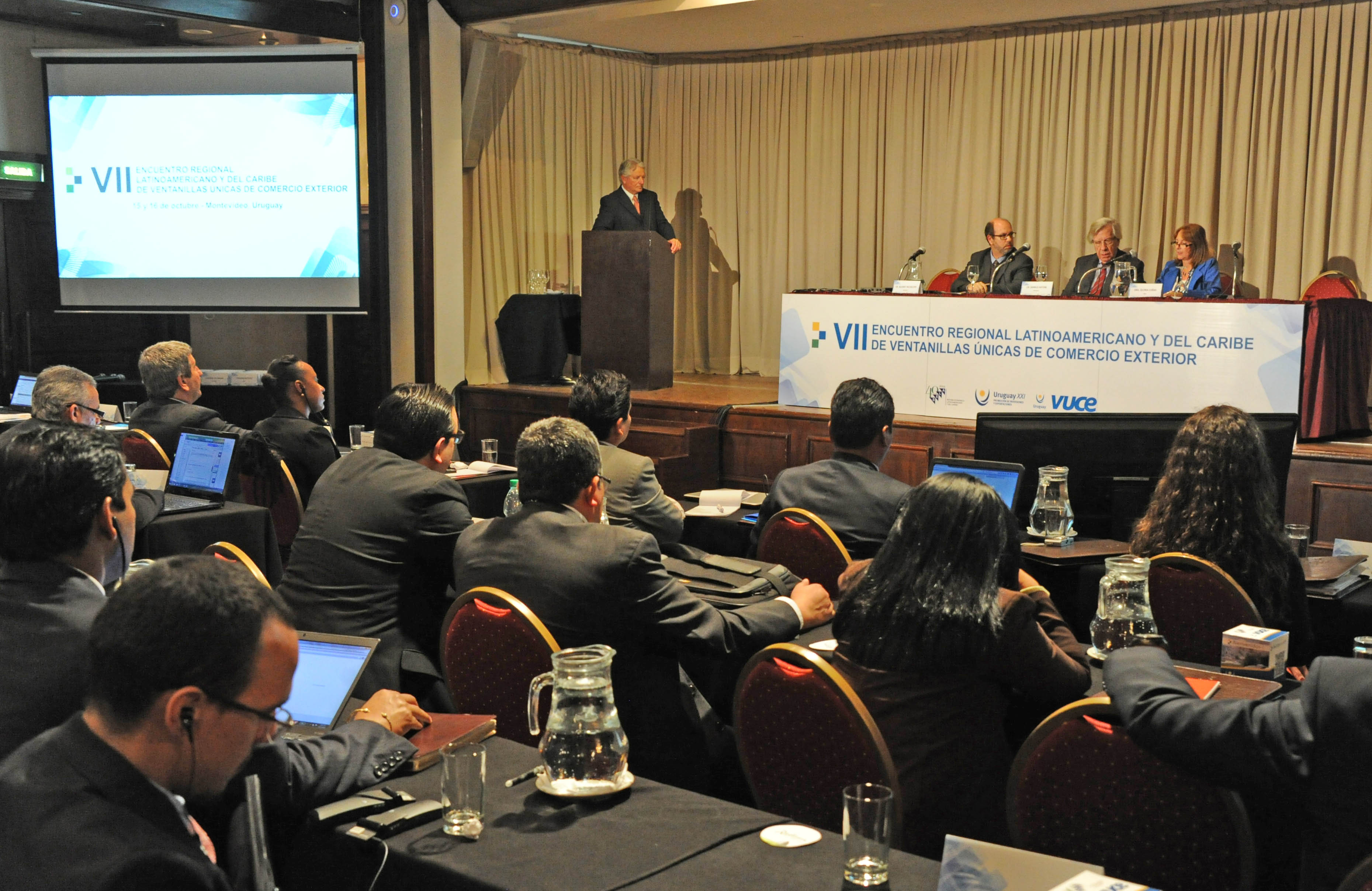 Astori en acto de clausura de VII Encuentro Regional de Ventanillas Únicas de Comercio Exterior