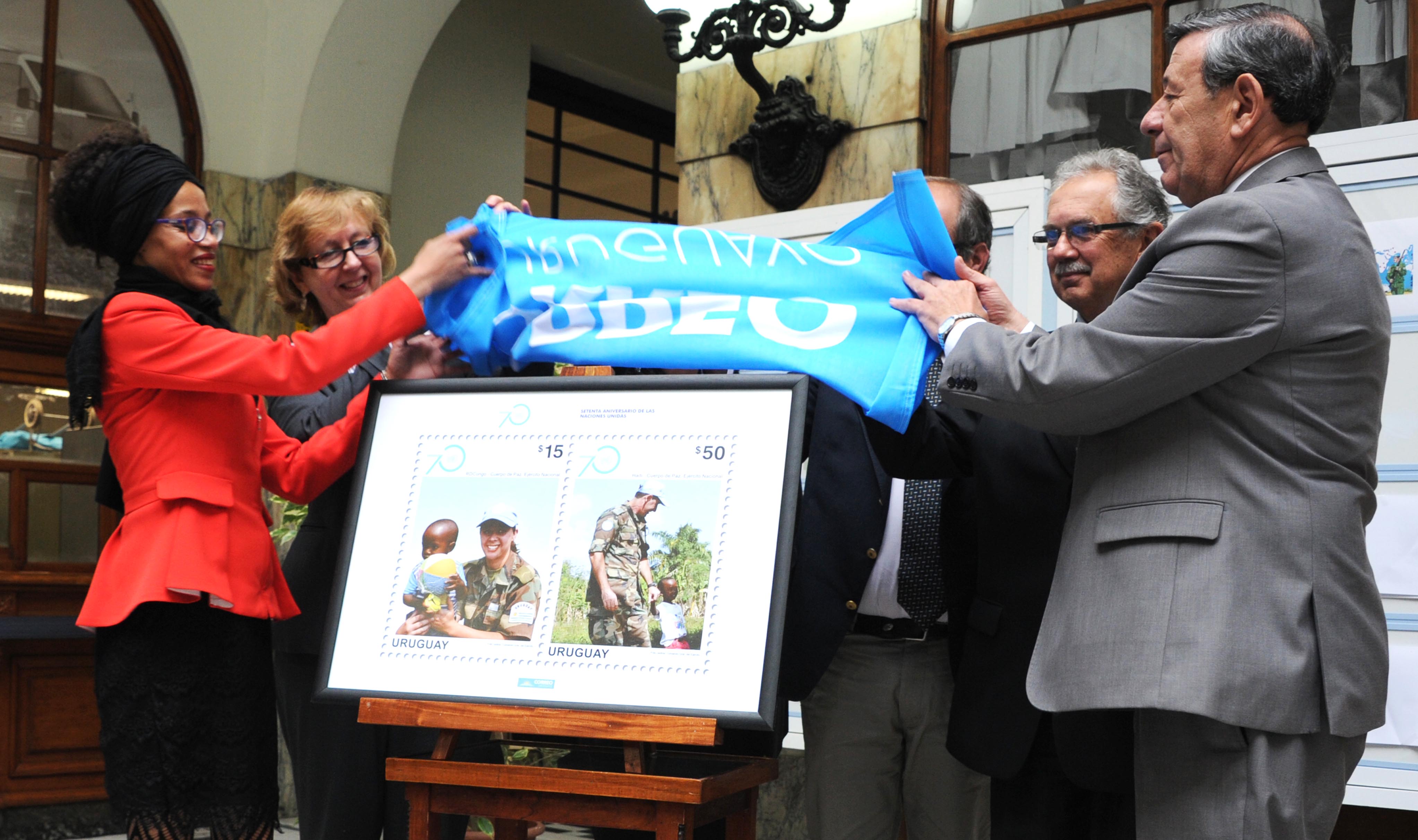 Correo y MRREE presentaron los sellos conmemorativos del 70° aniversario de las Naciones Unidas